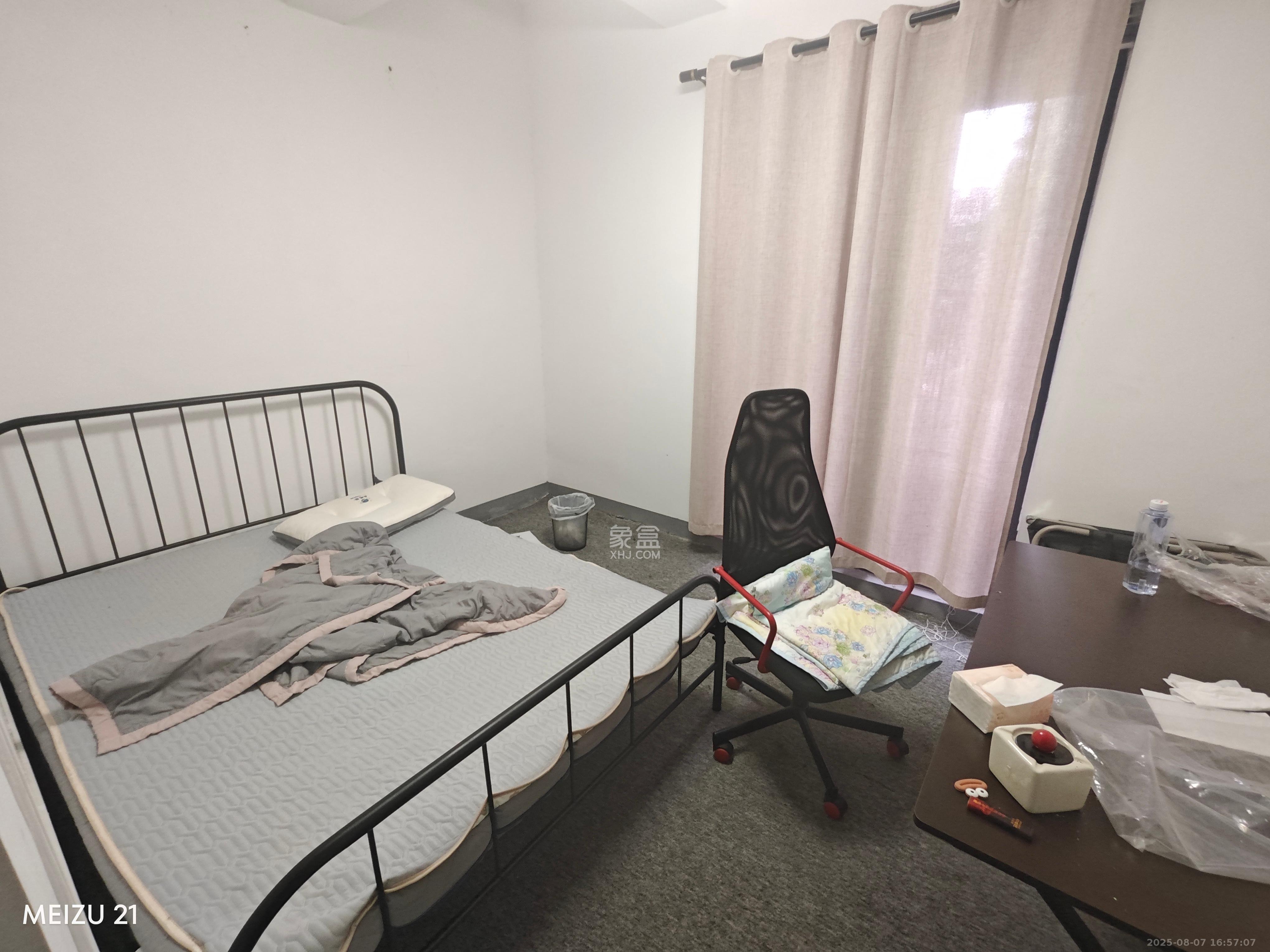 万科城  5室2厅2卫   6500.00元/月室内图