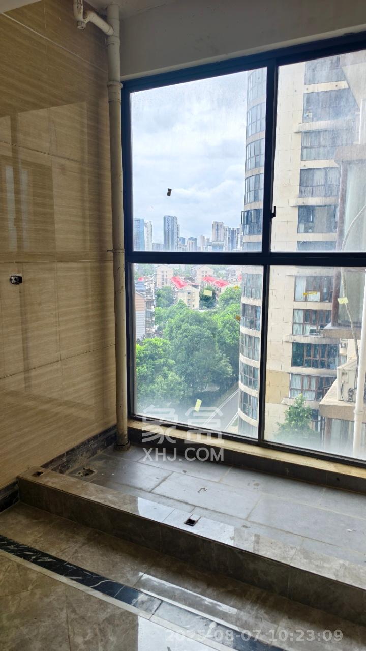 恒大御景半岛湘江苑（恒大御景半岛一期）  5室2厅3卫   6000.00元/月室内图