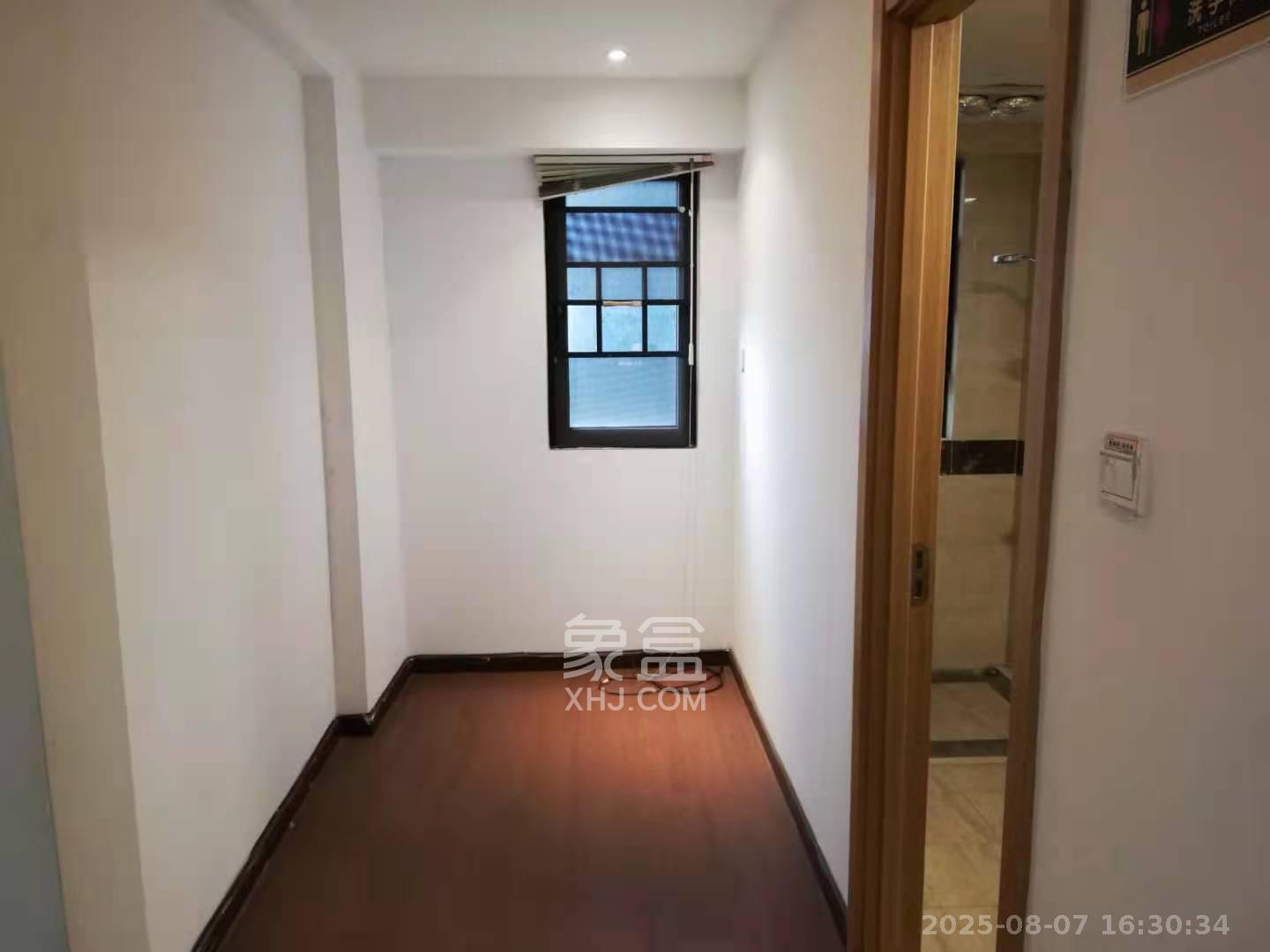 万科魅力之城非凡里 3室2厅2卫 2500.0元/月 万科魅力之城非凡里 3室2厅2卫 2500.0元/月室内图