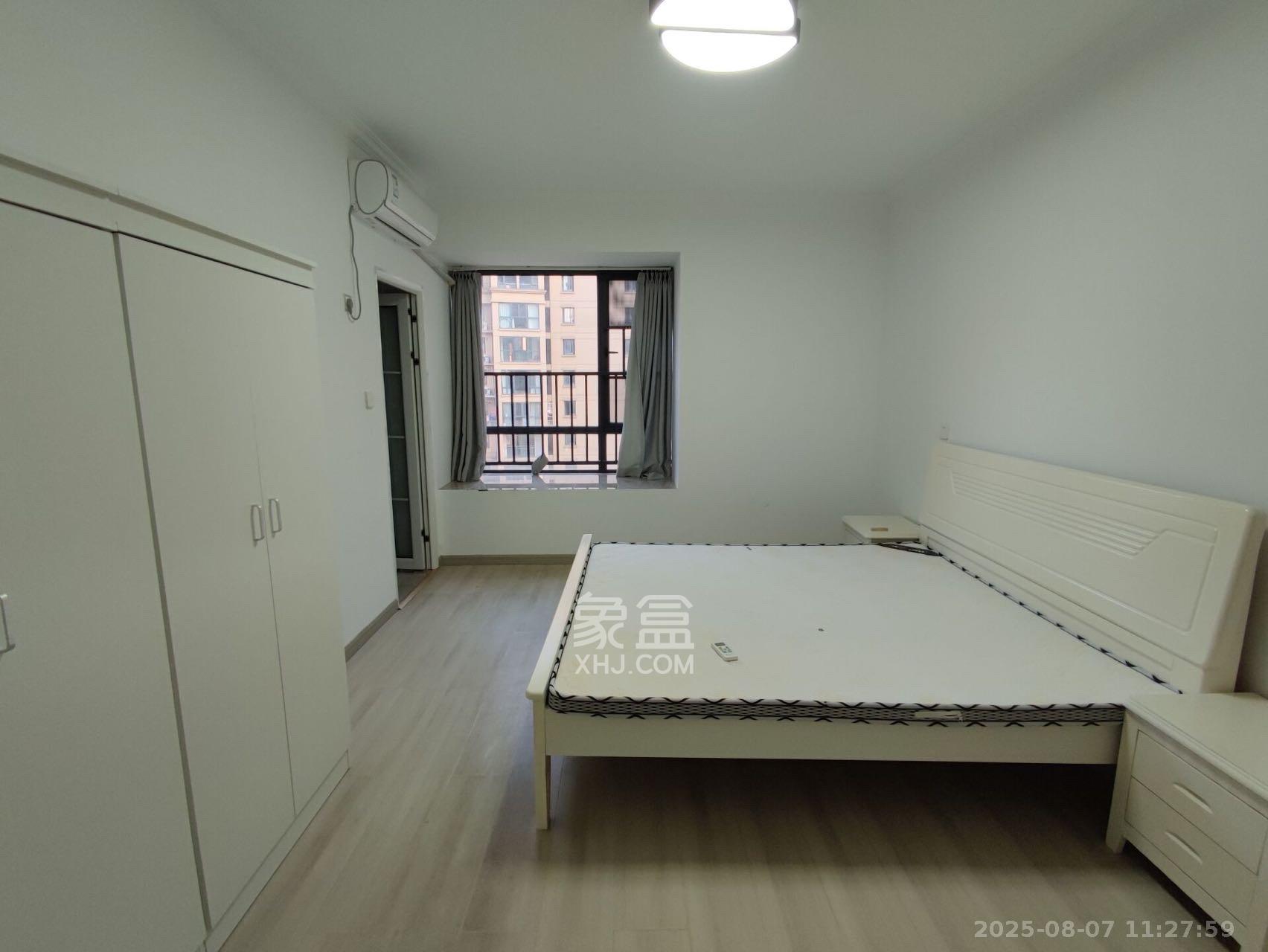 西湖鸿运佳苑  1室0厅0卫    2400.0元/月 西湖鸿运佳苑  1室0厅0卫    2400.0元/月室内图