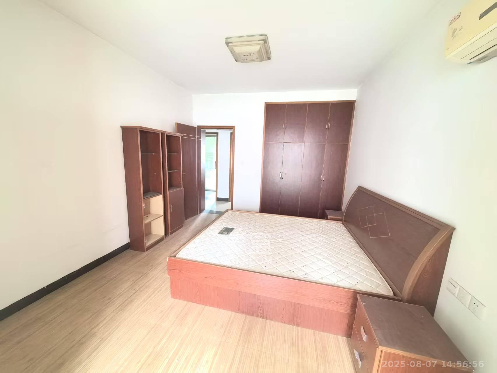 四季星城  3室2厅2卫    1650.0元/月 四季星城  3室2厅2卫    1650.0元/月室内图