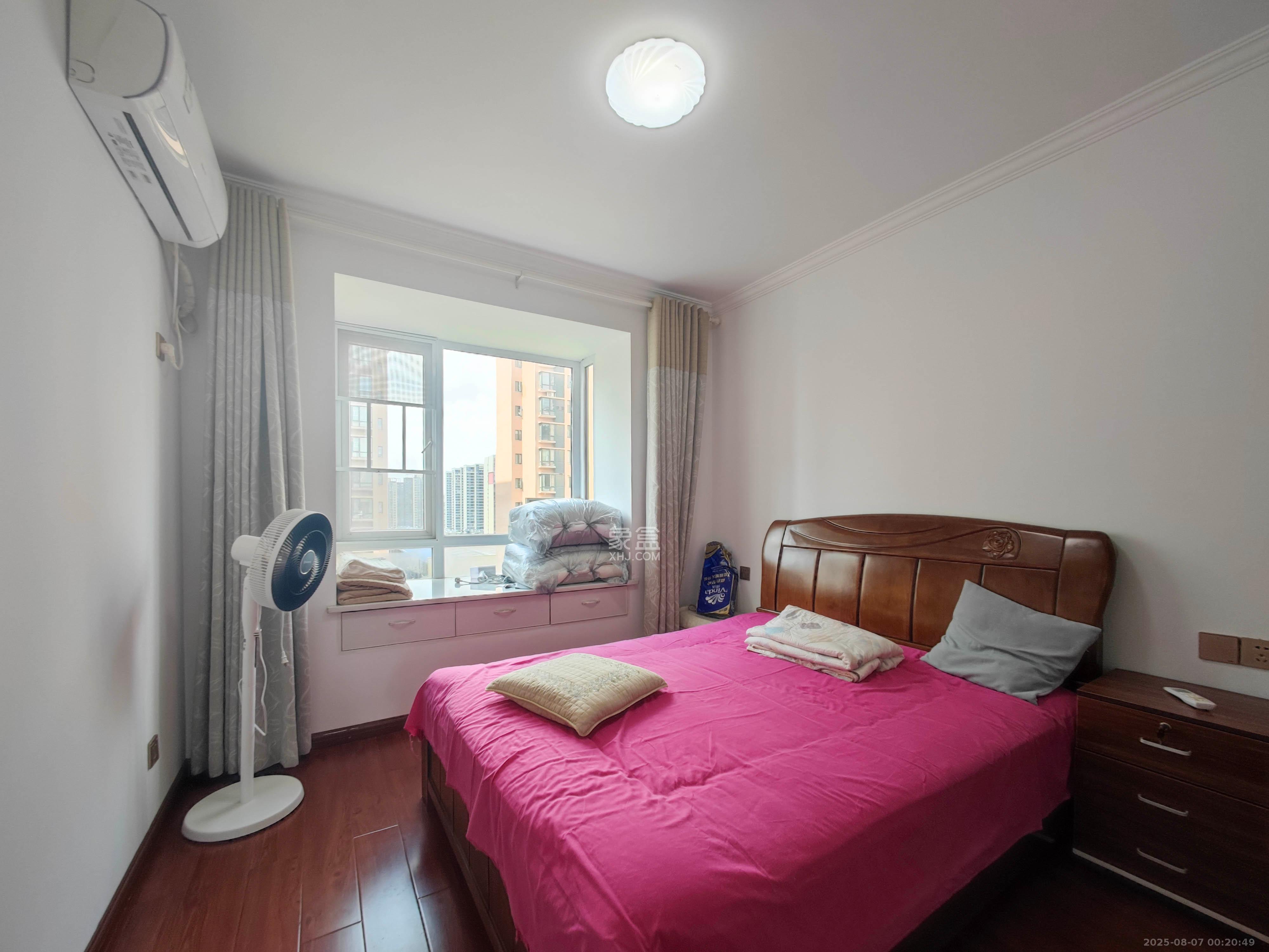 丽发新城 2室2厅1卫 66.8万 丽发新城 2室2厅1卫 66.8万卧室