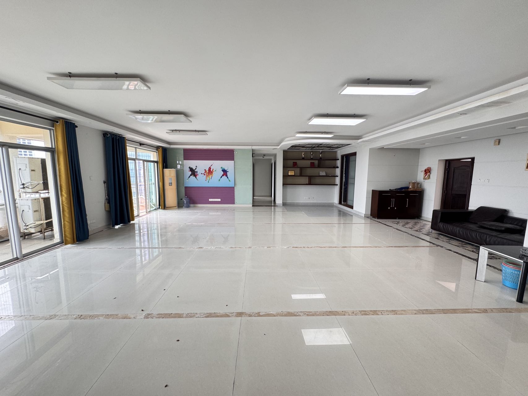 世贸雅苑 4室2厅1卫 8000.0元/月 世贸雅苑 4室2厅1卫 8000.0元/月室内图