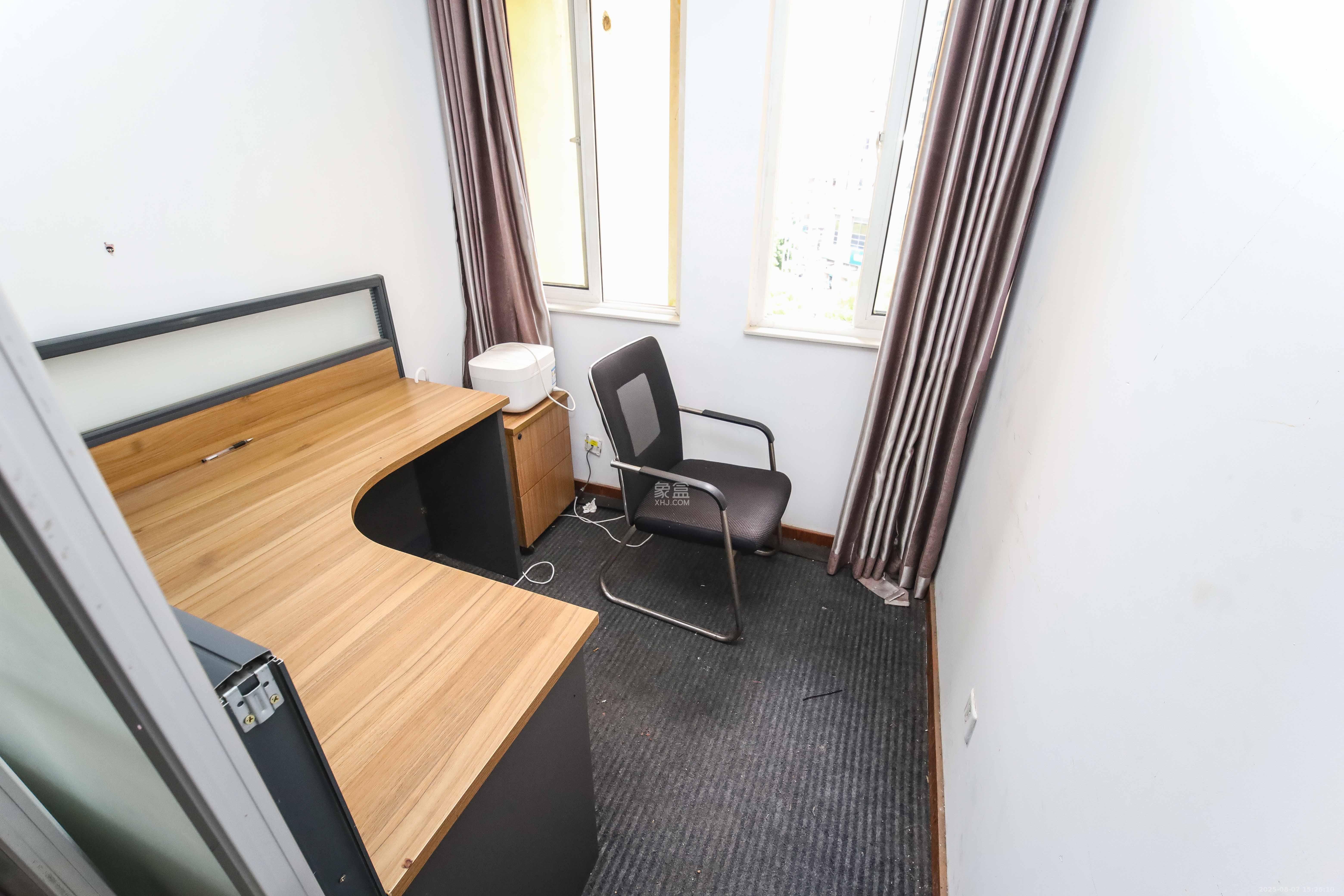 诺亚方舟大厦 4室2厅1卫 79.8万 诺亚方舟大厦 4室2厅1卫 79.8万其他