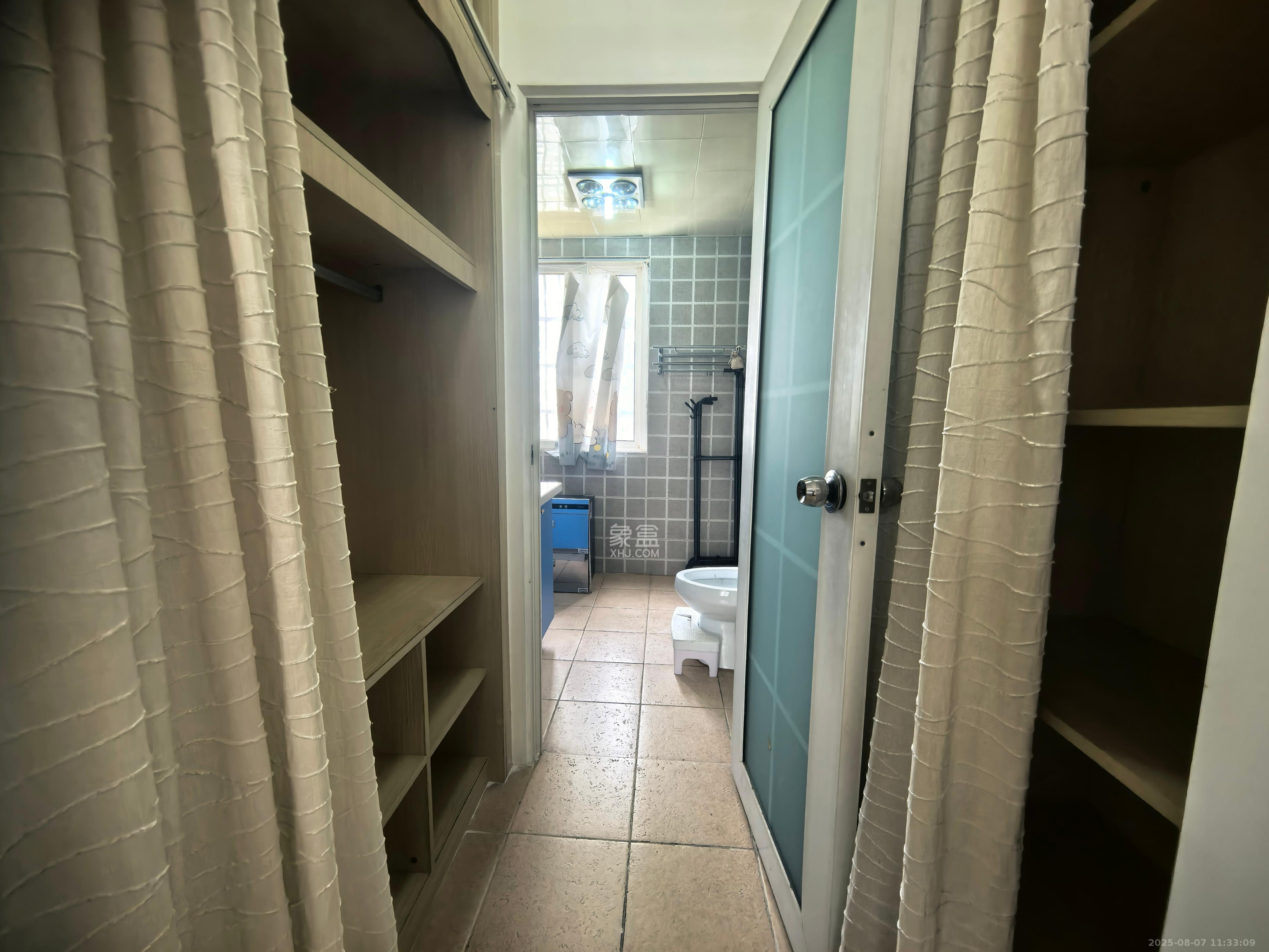 未来蜂巢  1室2厅2卫    1900.0元/月室内图