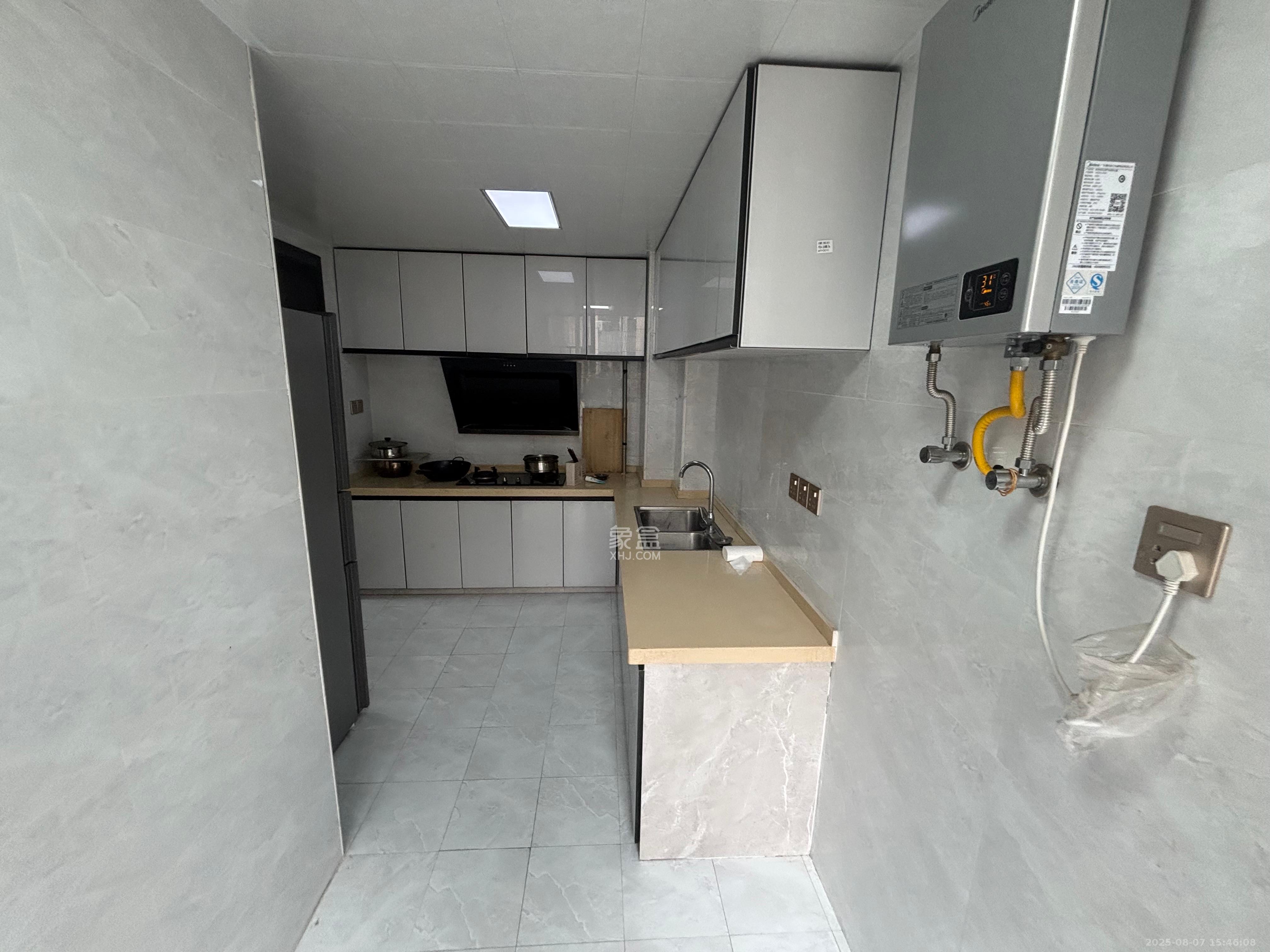 长房上层国际 3室2厅1卫 1900.0元/月 长房上层国际 3室2厅1卫 1900.0元/月室内图