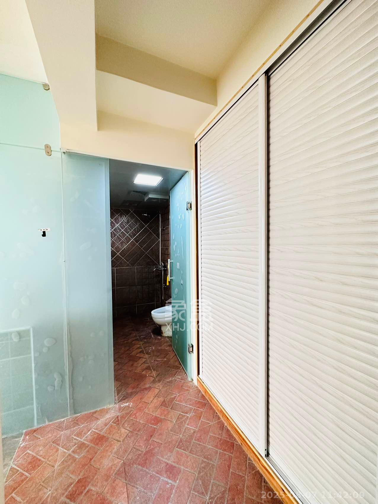 世嘉国际华城 2室2厅2卫 2600.0元/月 世嘉国际华城 2室2厅2卫 2600.0元/月室内图