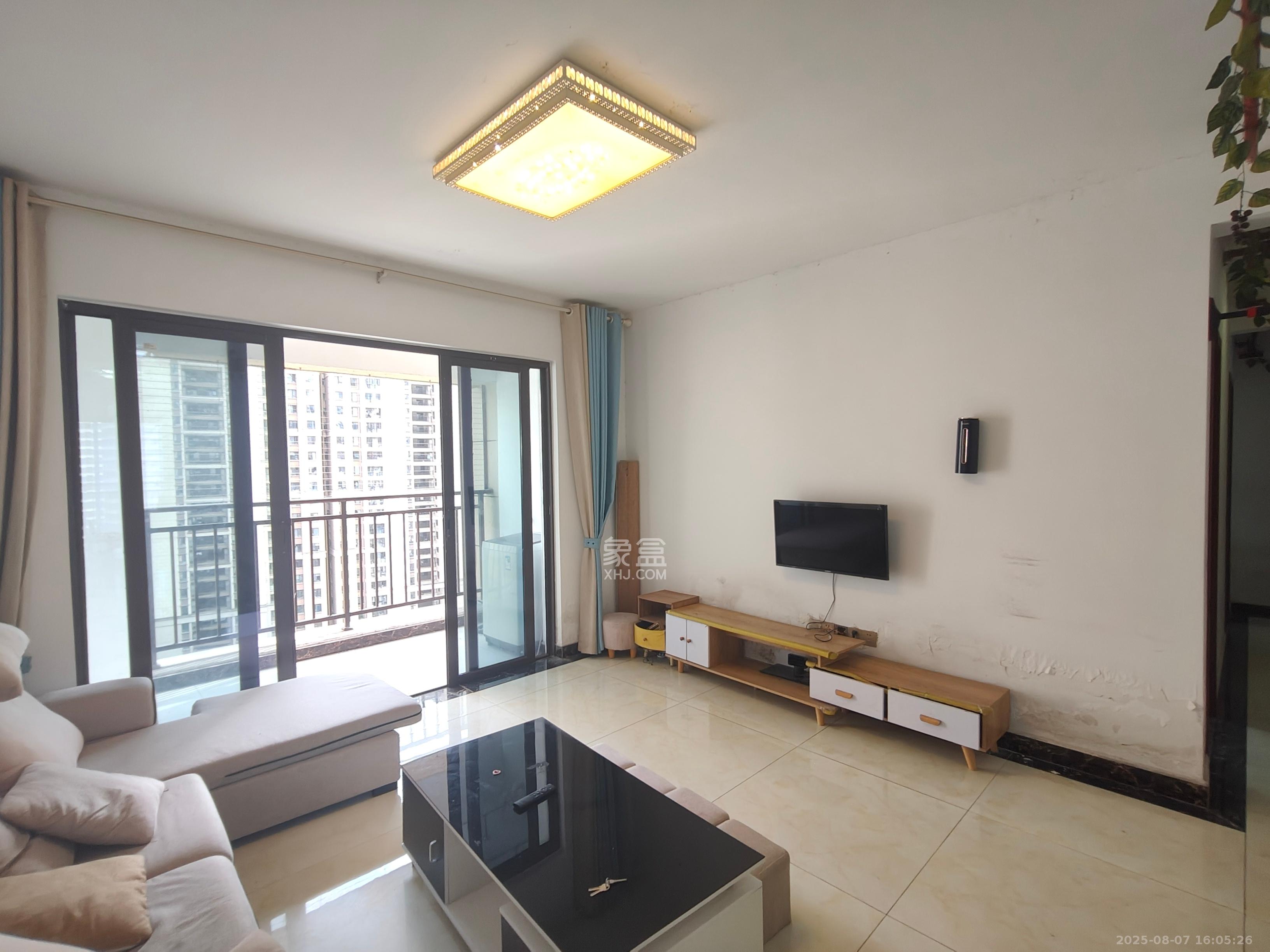 卓越浅水湾  4室2厅2卫    3000.0元/月 卓越浅水湾  4室2厅2卫    3000.0元/月室内图1