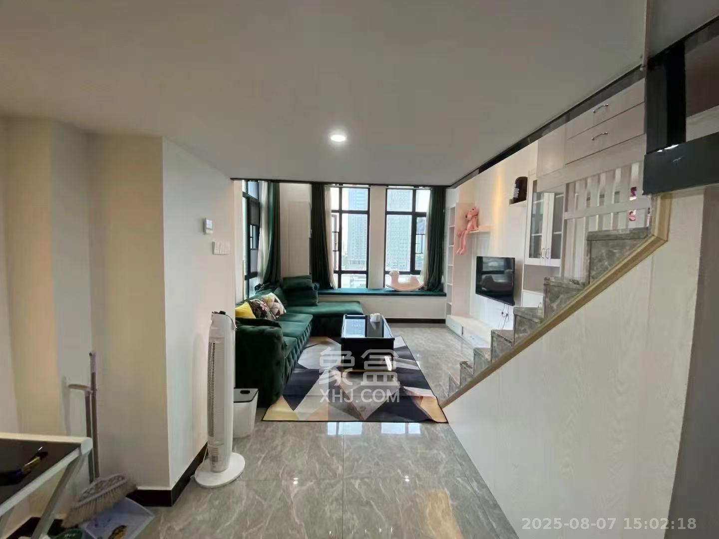 荣悦台  1室1厅1卫    2200.0元/月 荣悦台  1室1厅1卫    2200.0元/月室内图