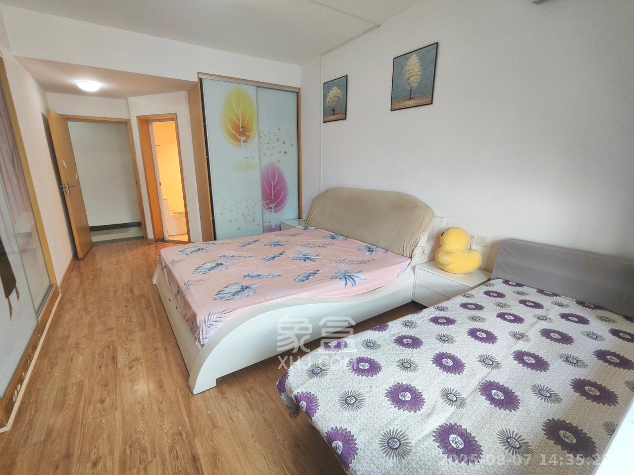 加加大街（华景苑）  3室2厅2卫    2800.0元/月室内图