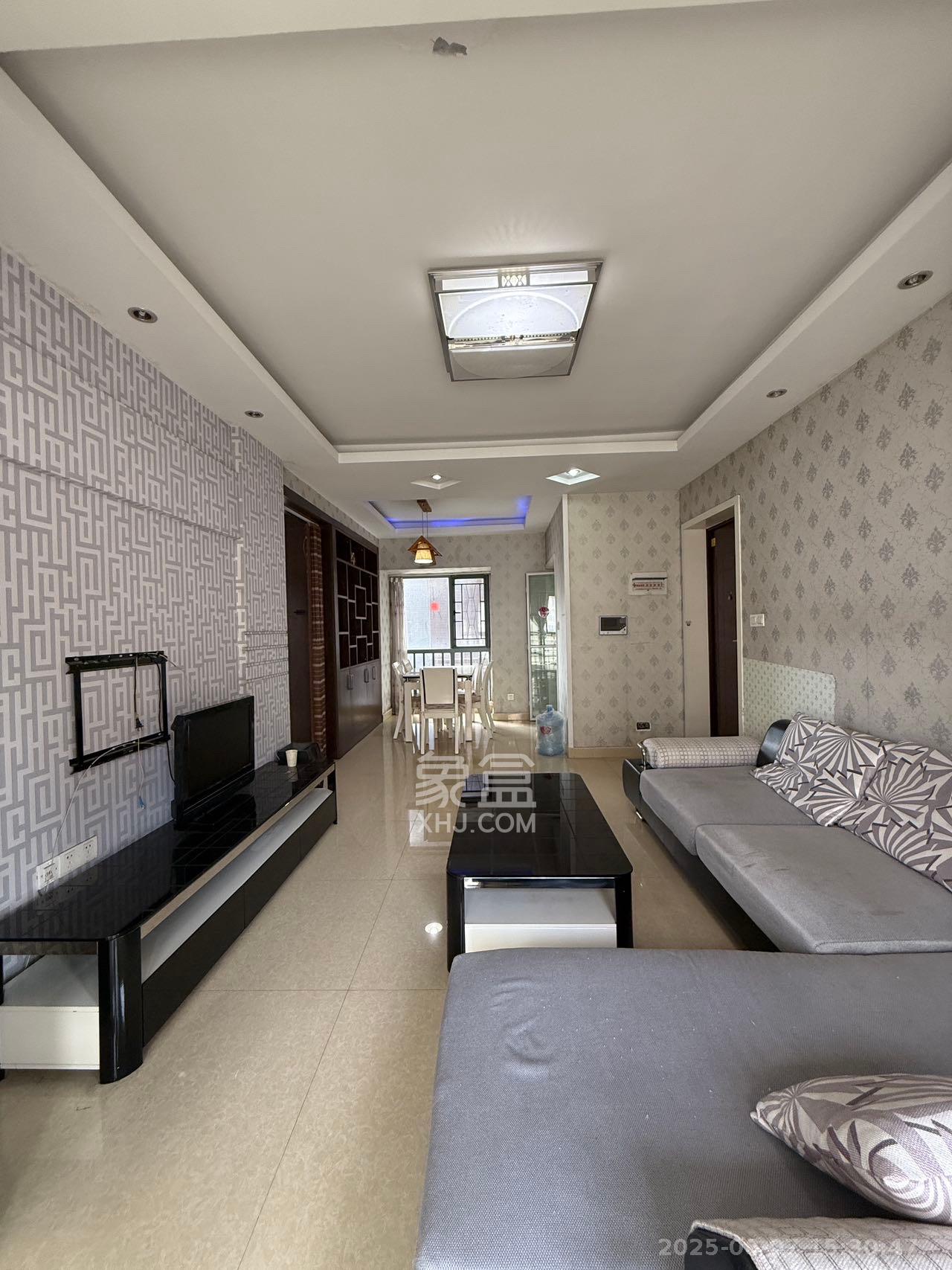 滨江君悦香邸  3室2厅2卫    2800.0元/月 滨江君悦香邸  3室2厅2卫    2800.0元/月室内图