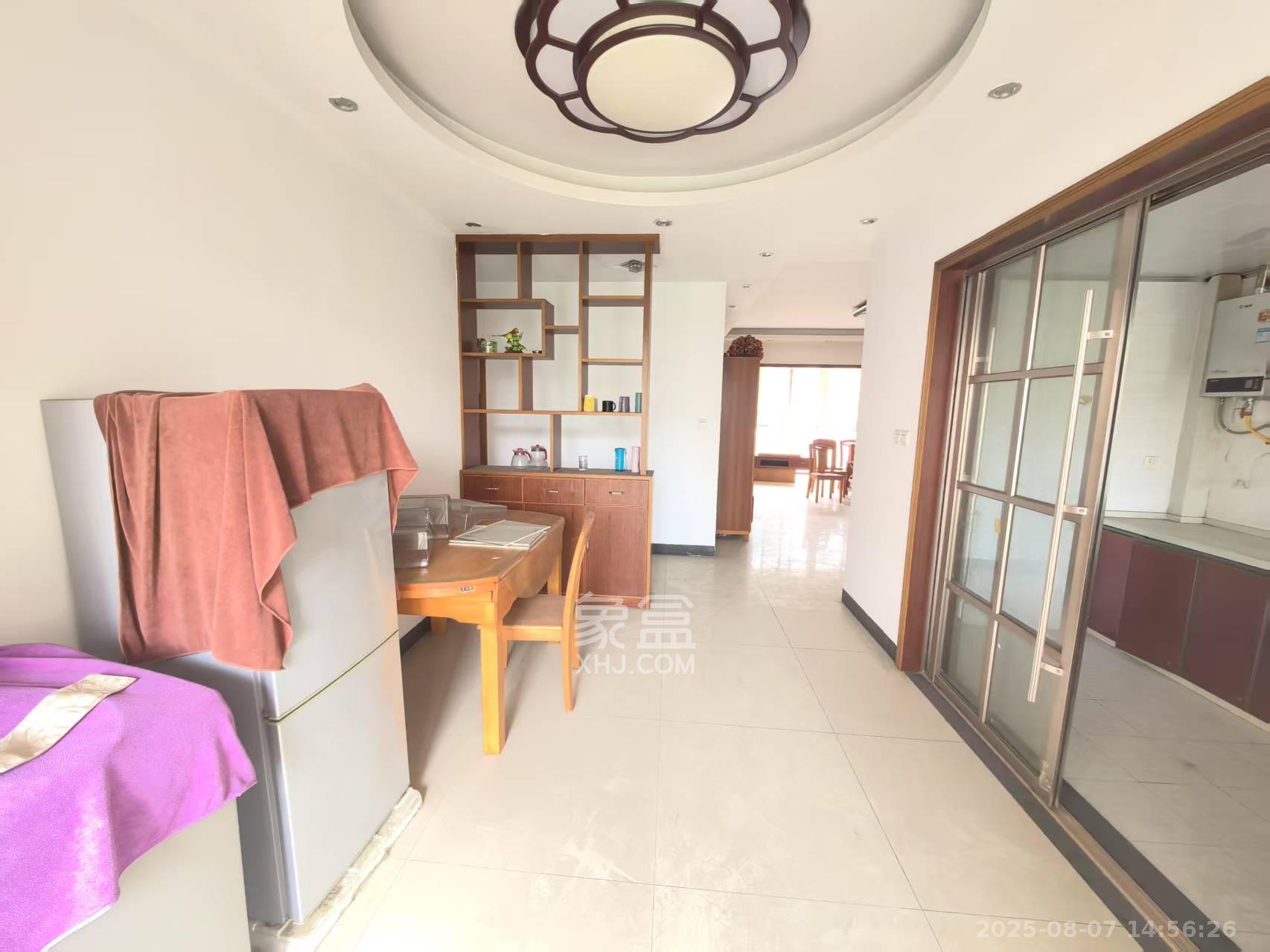 四季星城  3室2厅2卫    1650.0元/月 四季星城  3室2厅2卫    1650.0元/月室内图