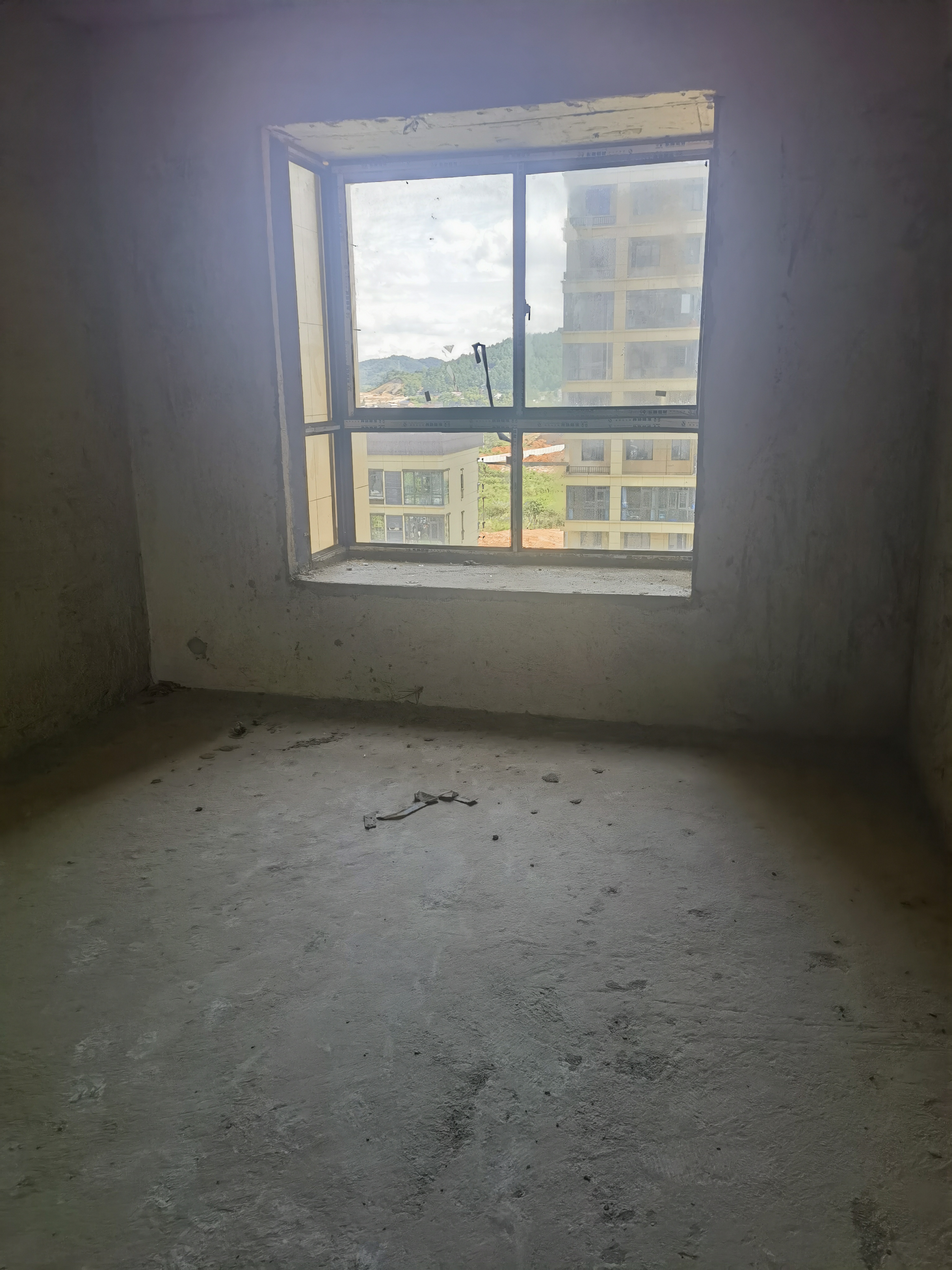 汇富帝景 4室2厅2卫 45.8万 汇富帝景 4室2厅2卫 45.8万客厅