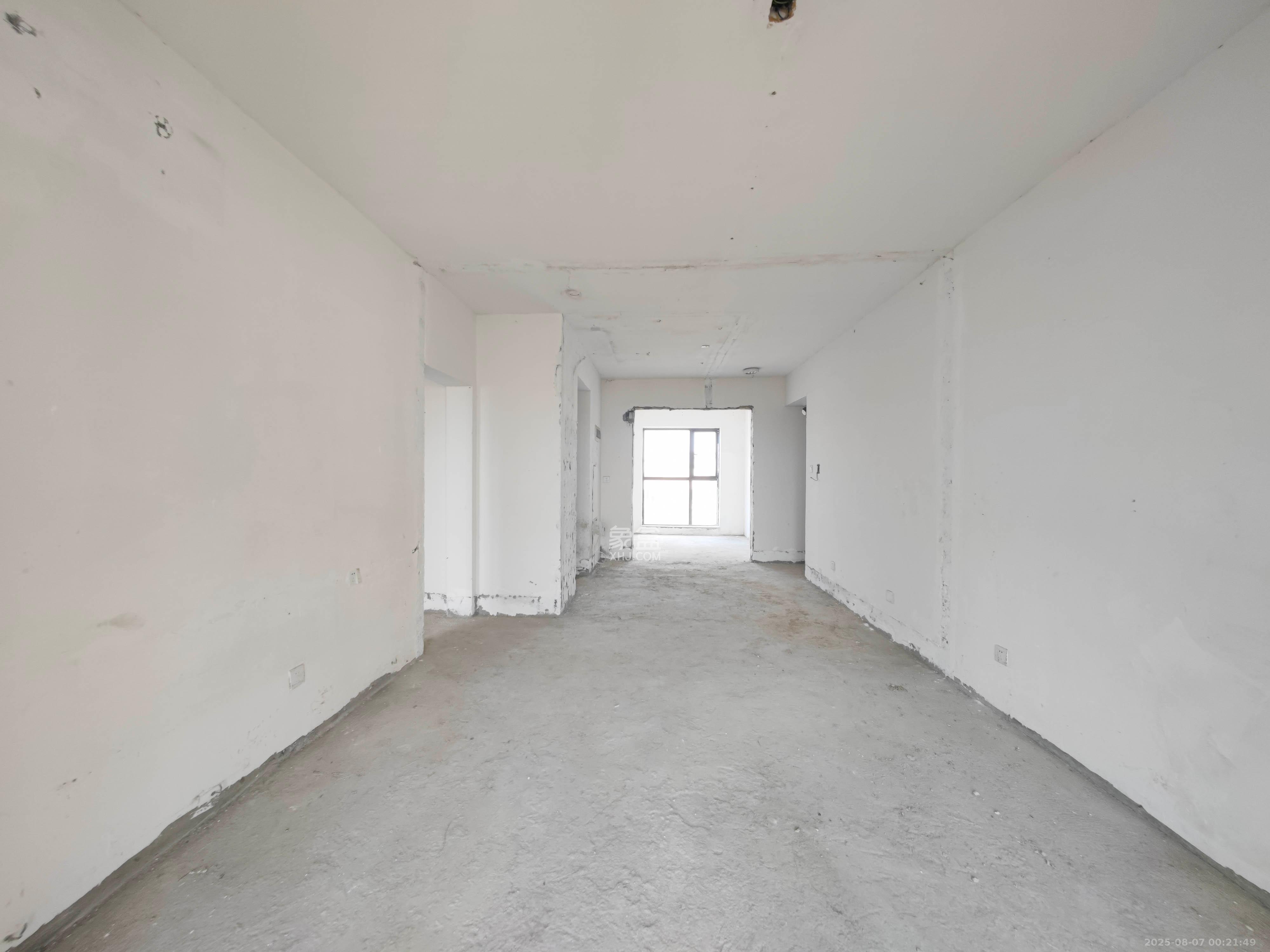 绿地新都会  3室2厅1卫    61.0万 绿地新都会  3室2厅1卫    61.0万客厅