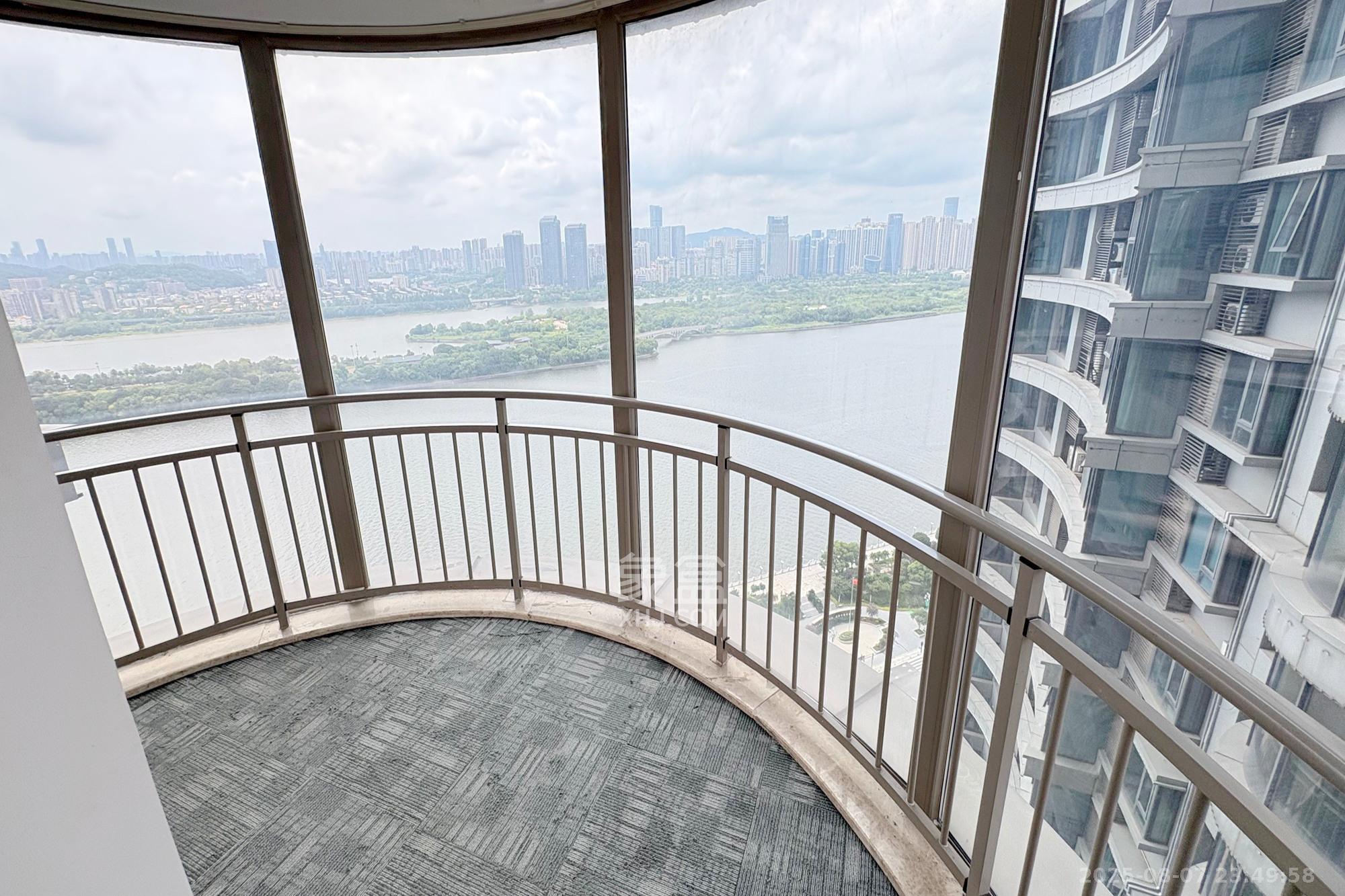 潮宗御苑 1室2厅1卫 350.0万 潮宗御苑 1室2厅1卫 350.0万阳台