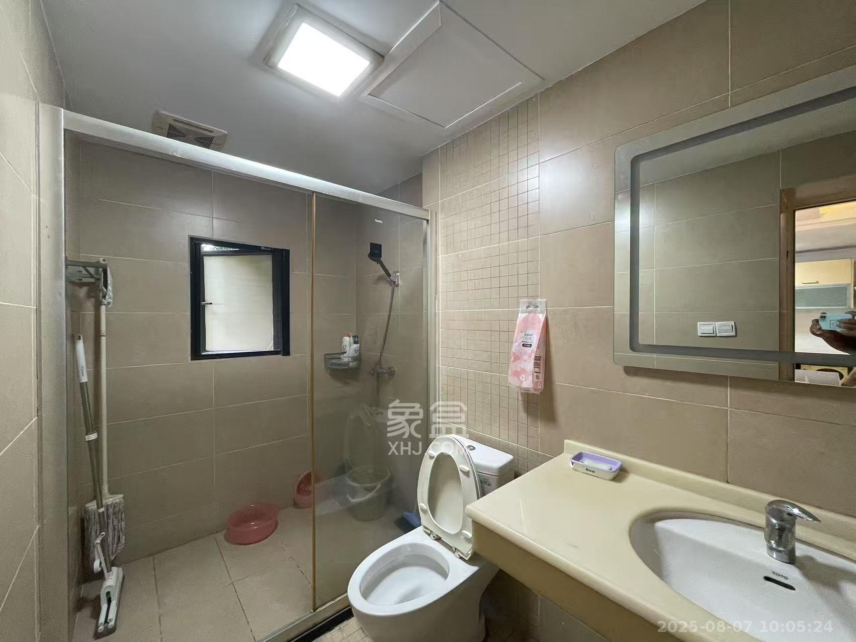 西街花园  3室2厅2卫    3000.0元/月室内图