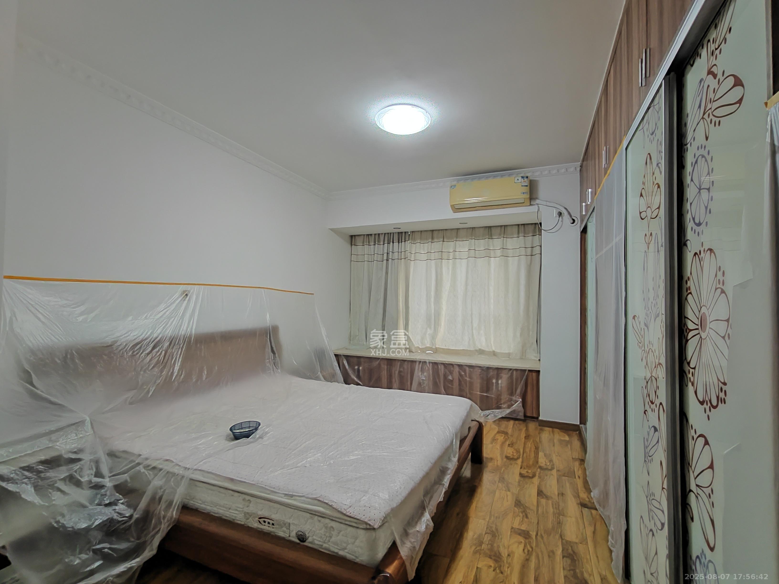 三一街区 3室2厅2卫 1800.0元/月 三一街区 3室2厅2卫 1800.0元/月室内图