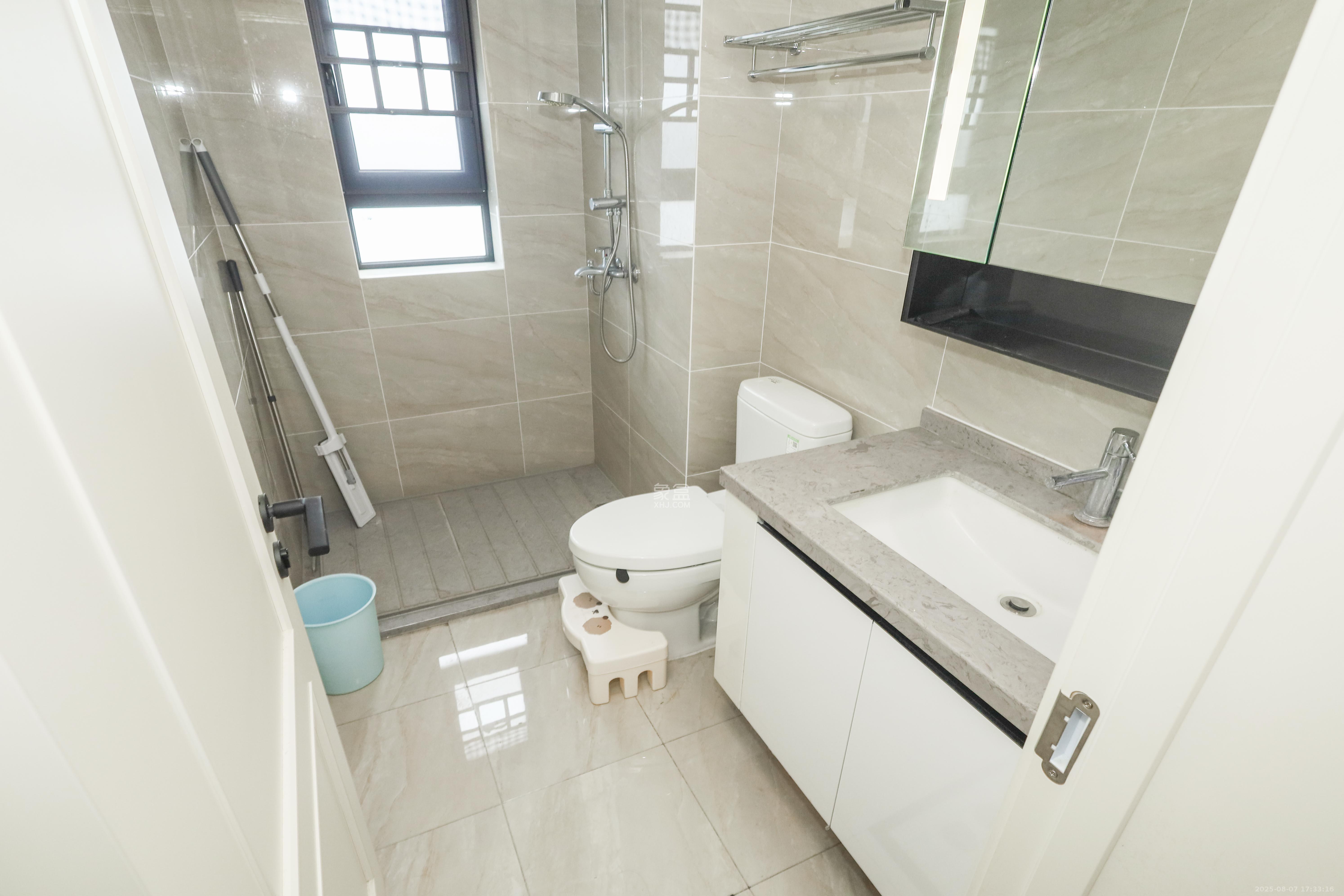 万科金色梦想B区  3室2厅2卫    102.8万 万科金色梦想B区  3室2厅2卫    102.8万卫生间