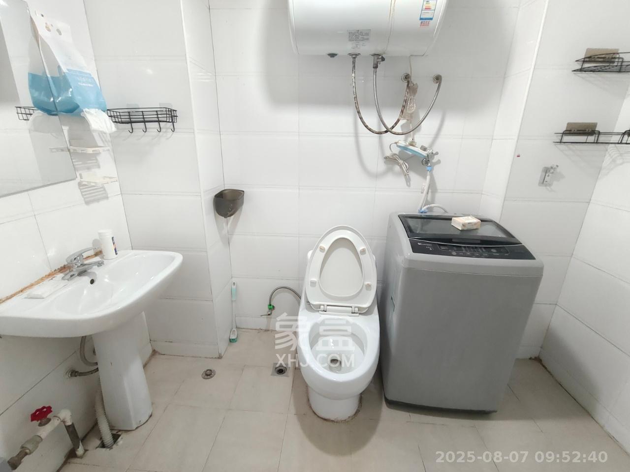 融圣国际  2室1厅1卫    1800.0元/月 融圣国际  2室1厅1卫    1800.0元/月室内图