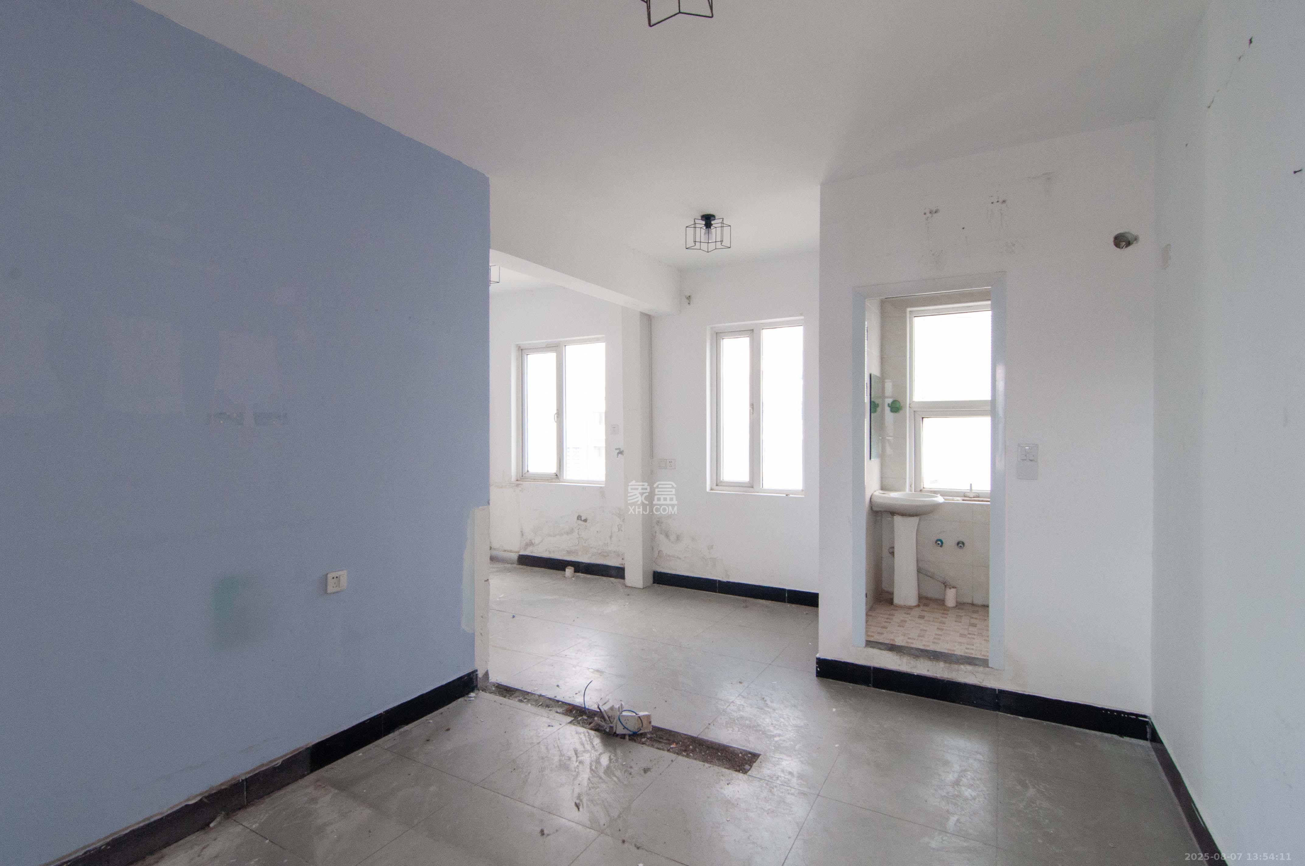 麓阳和景雅苑 5室2厅3卫 200.0万 麓阳和景雅苑 5室2厅3卫 200.0万其他