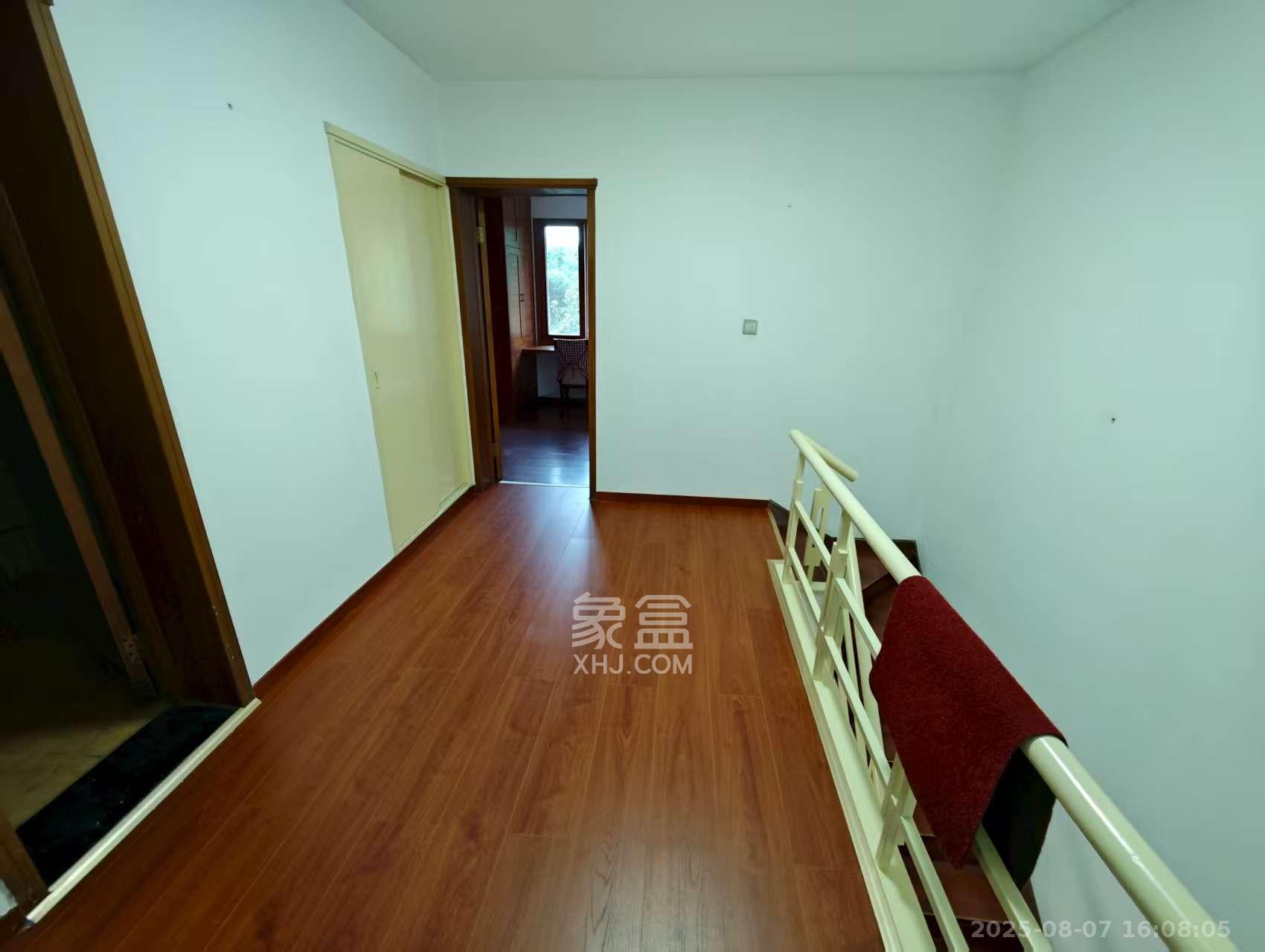 锦苑小区  3室2厅1卫    2200.0元/月 锦苑小区  3室2厅1卫    2200.0元/月室内图