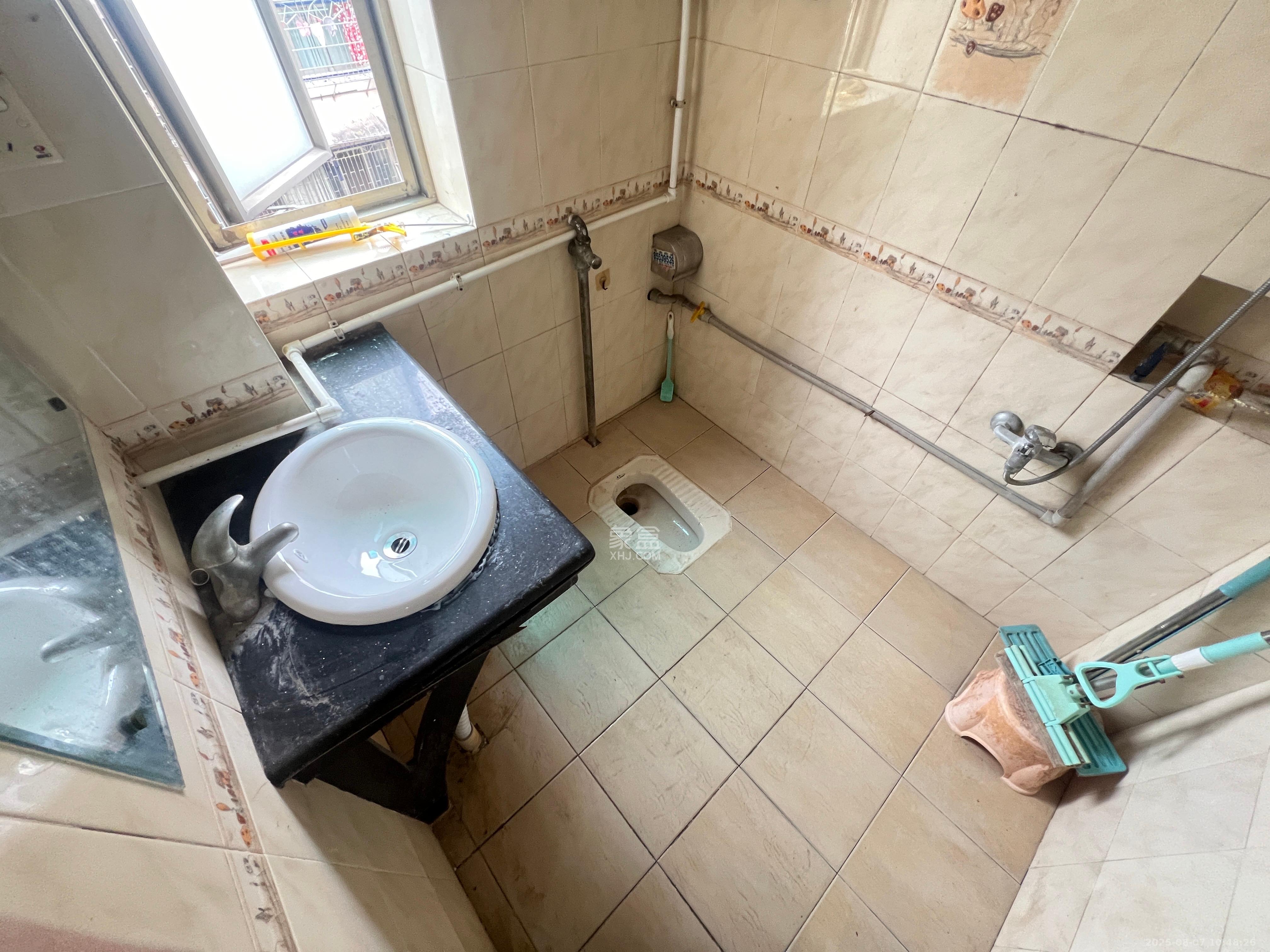 南园小区 3室2厅2卫 1400.0元/月 南园小区 3室2厅2卫 1400.0元/月室内图