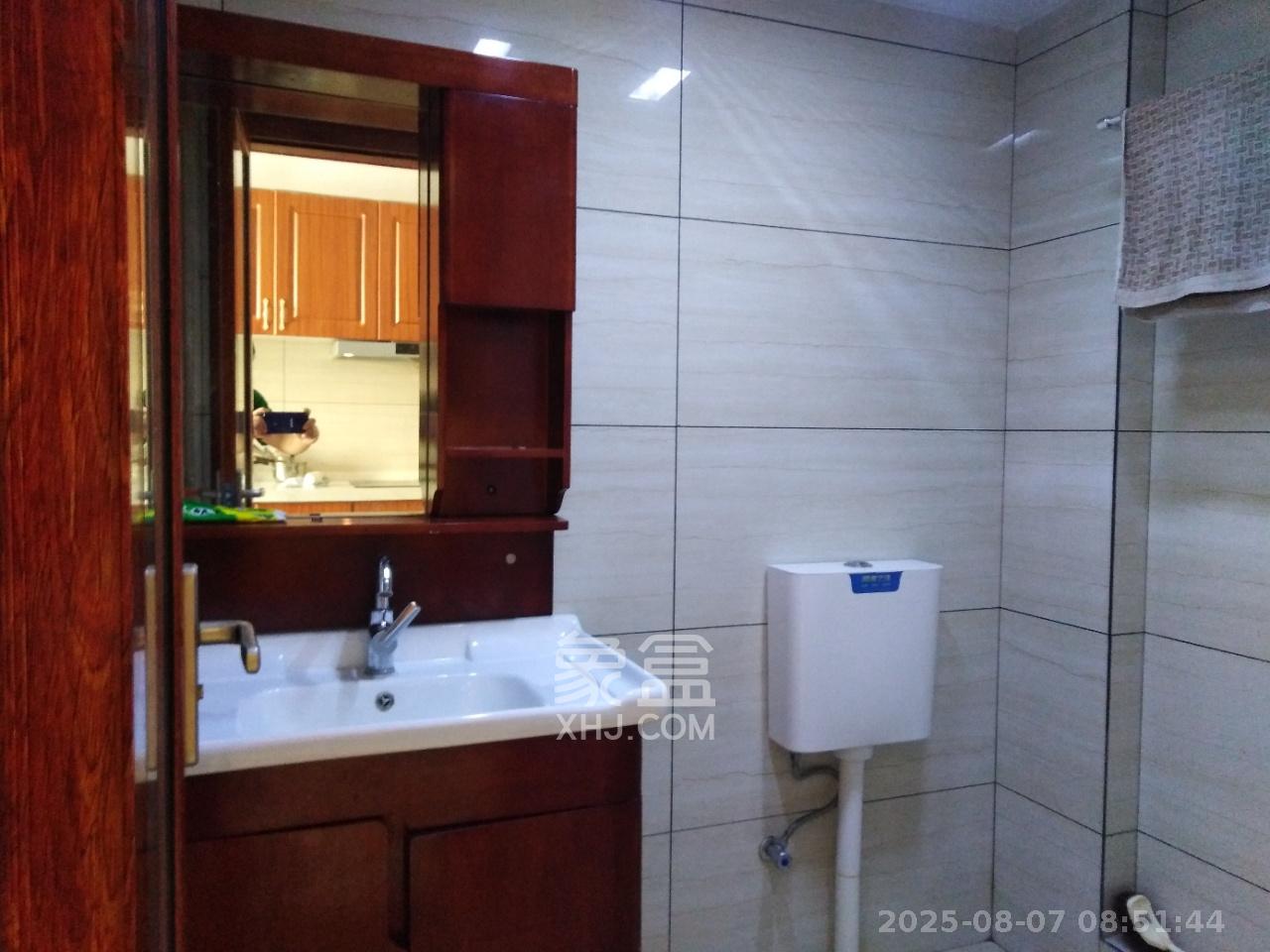 中建芙蓉嘉苑  1室1厅1卫    1600.0元/月