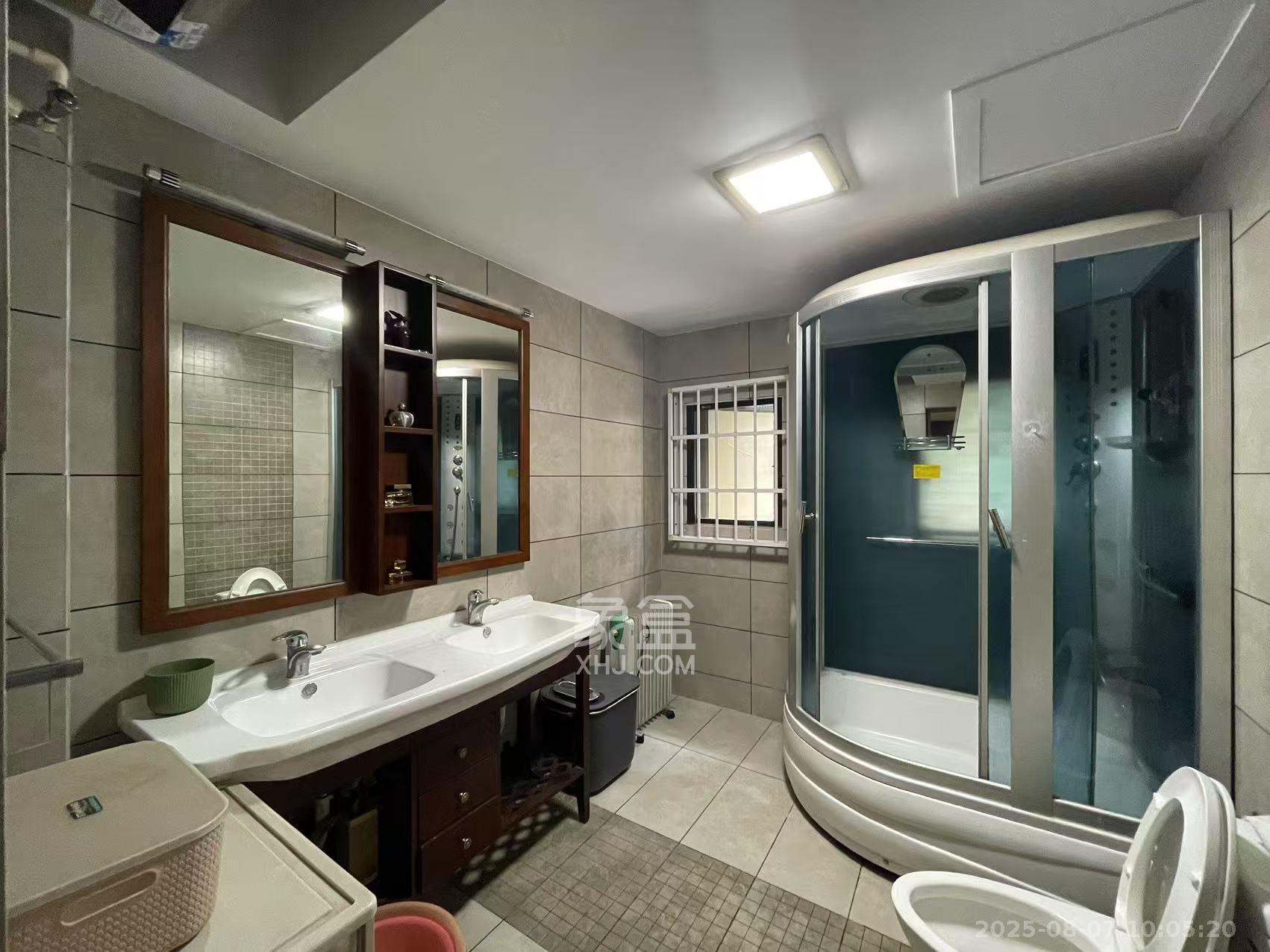 西街花园  3室2厅2卫    3000.0元/月室内图