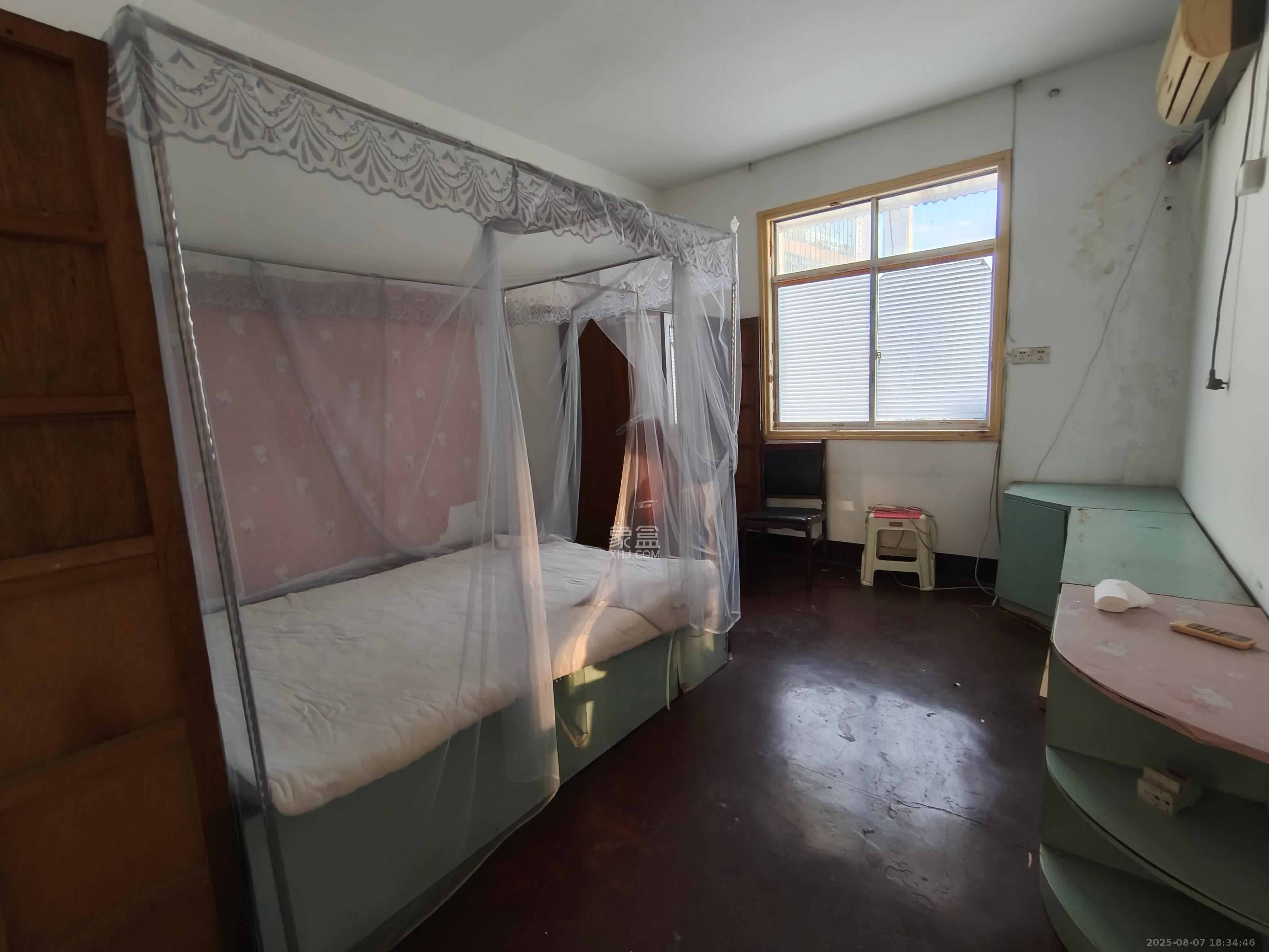 周南中学宿舍 2室2厅1卫 2000.0元/月 周南中学宿舍 2室2厅1卫 2000.0元/月室内图