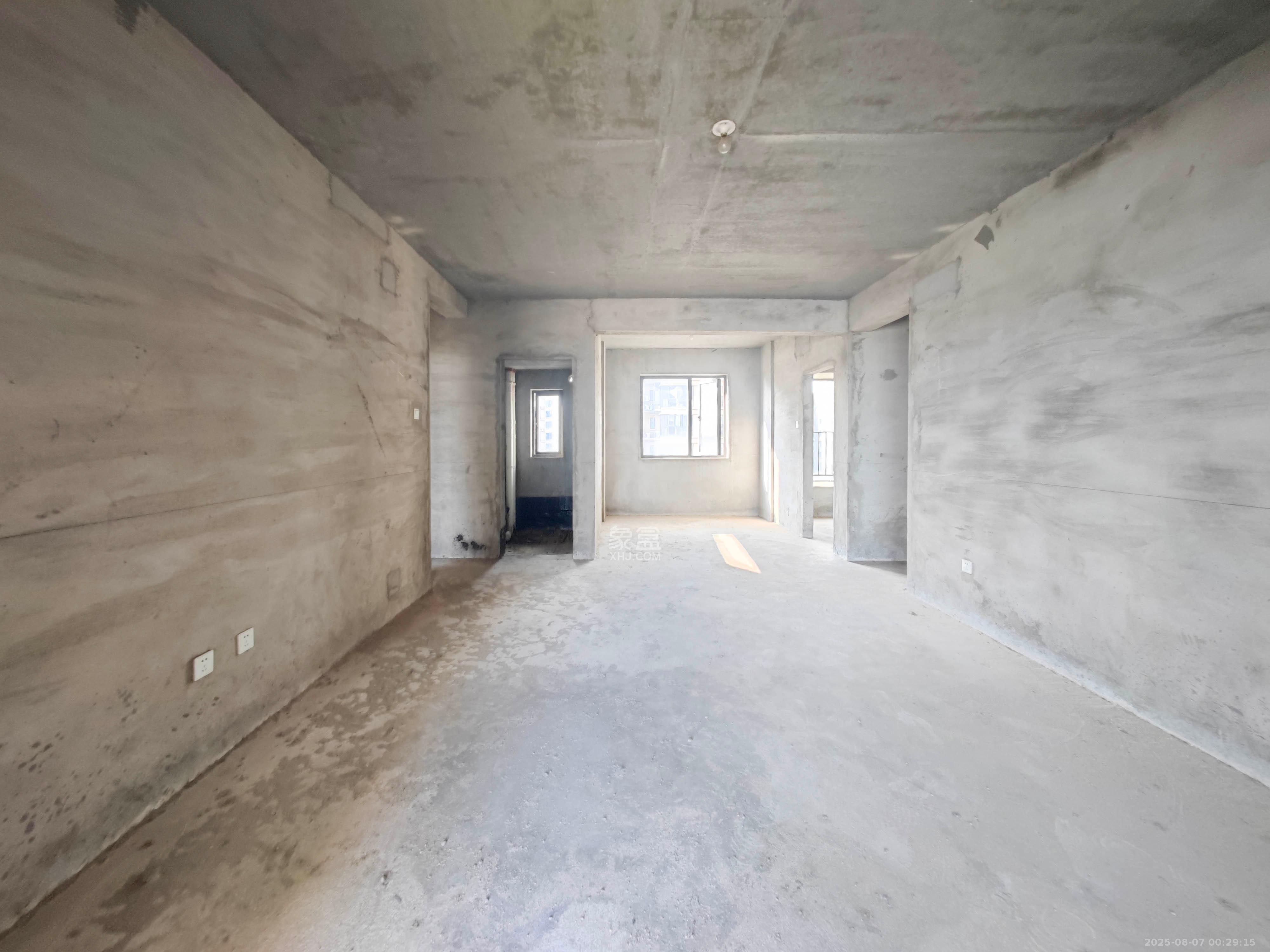 中建嘉和城  3室2厅2卫   79.80万