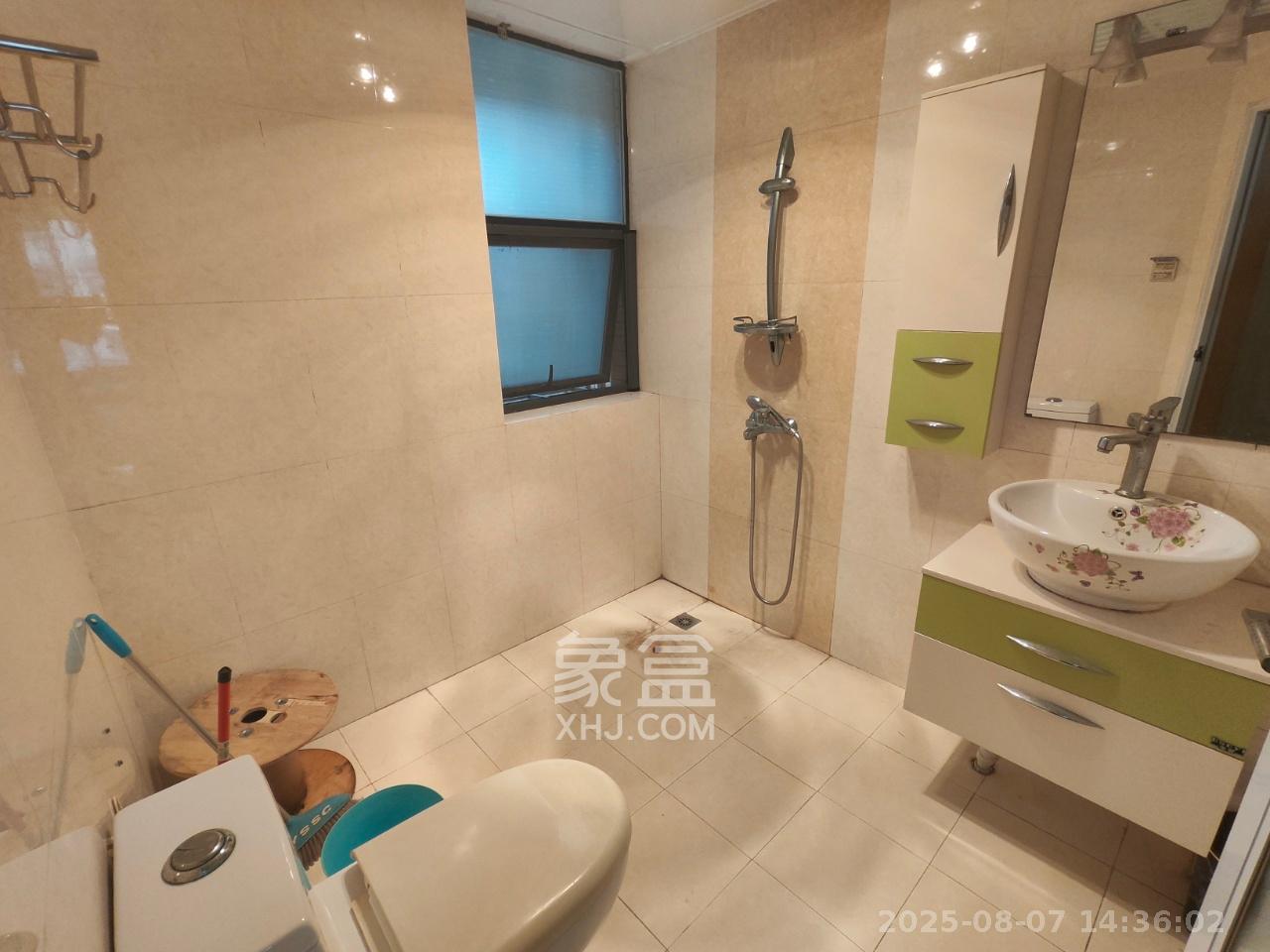 加加大街（华景苑）  3室2厅2卫    2800.0元/月室内图