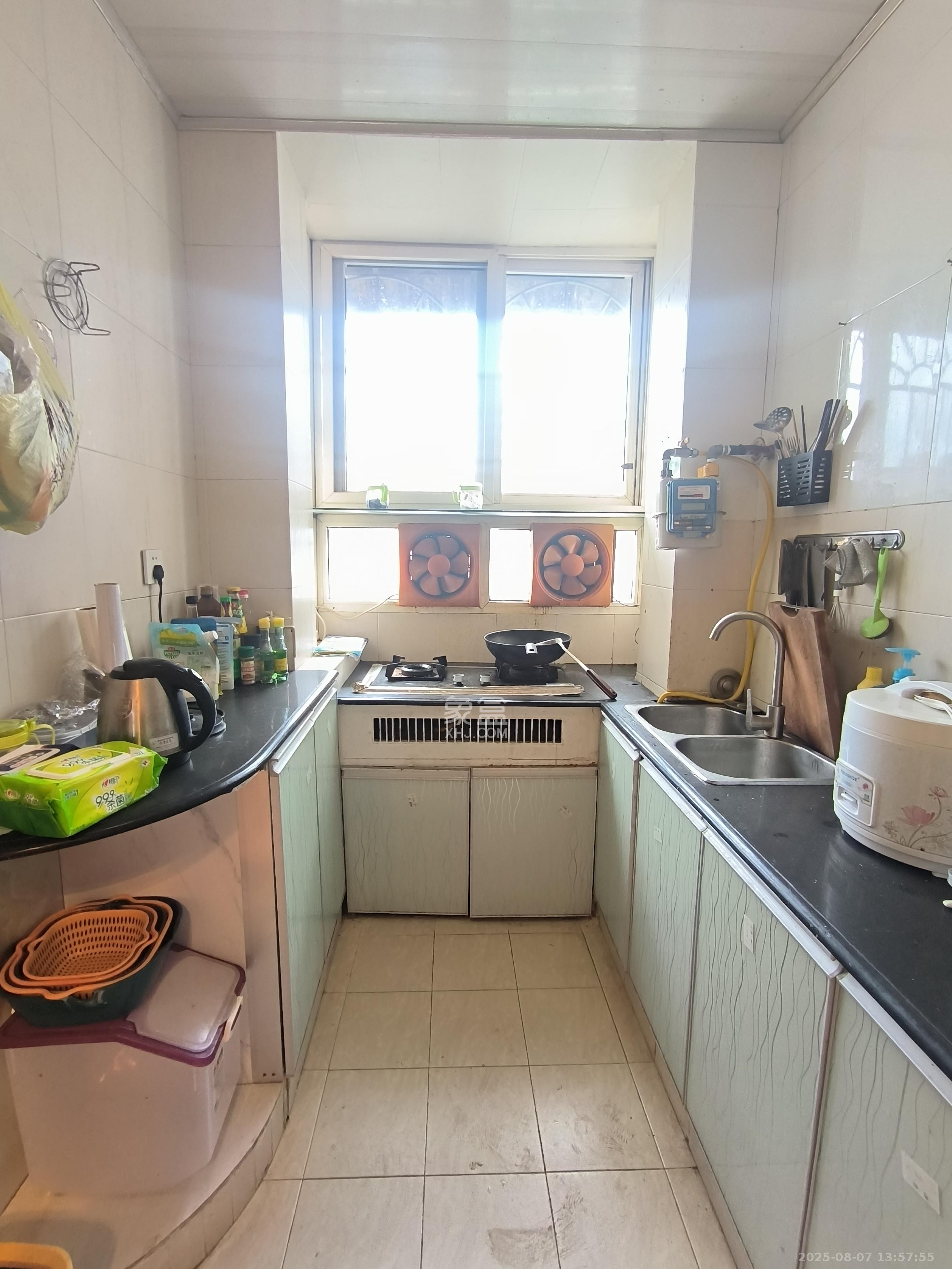 公路局宿舍  3室2厅1卫    1600.0元/月室内图