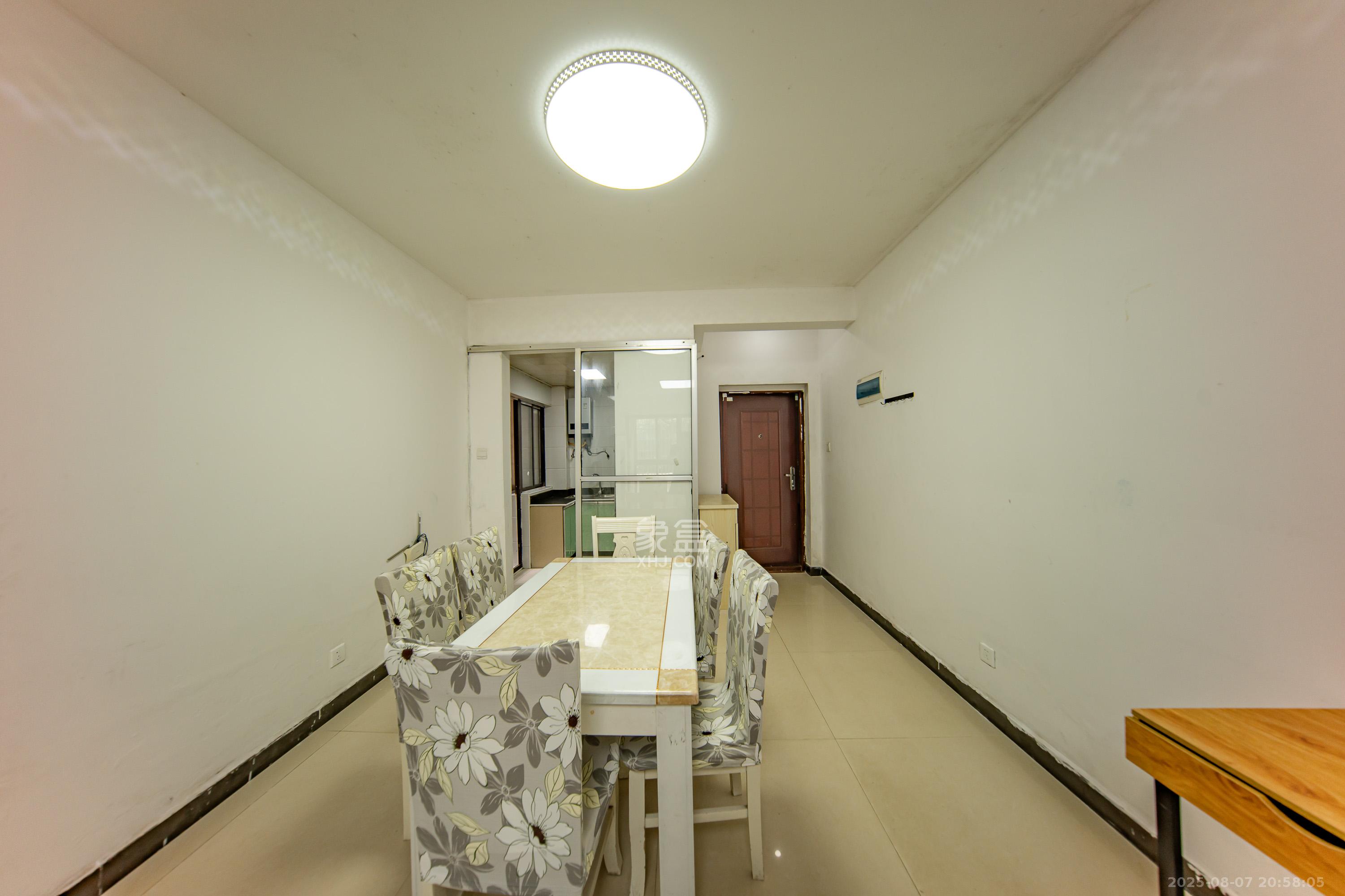 联丰苑  2室2厅1卫    46.0万客厅