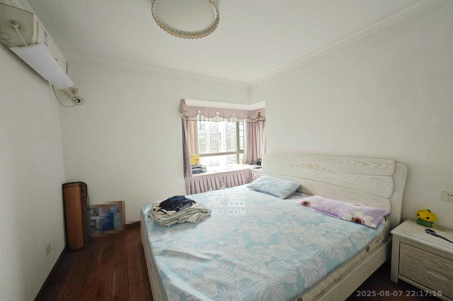 新城新世界一二三期 2室1厅1卫 79.8万 新城新世界一二三期 2室1厅1卫 79.8万卧室