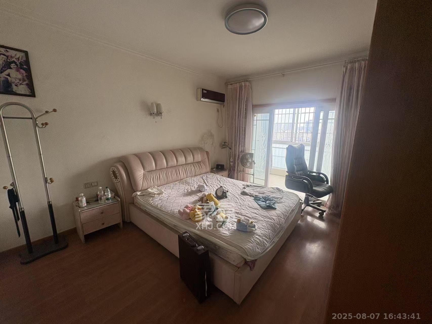 中建桂苑  4室2厅2卫   3000.00元/月室内图