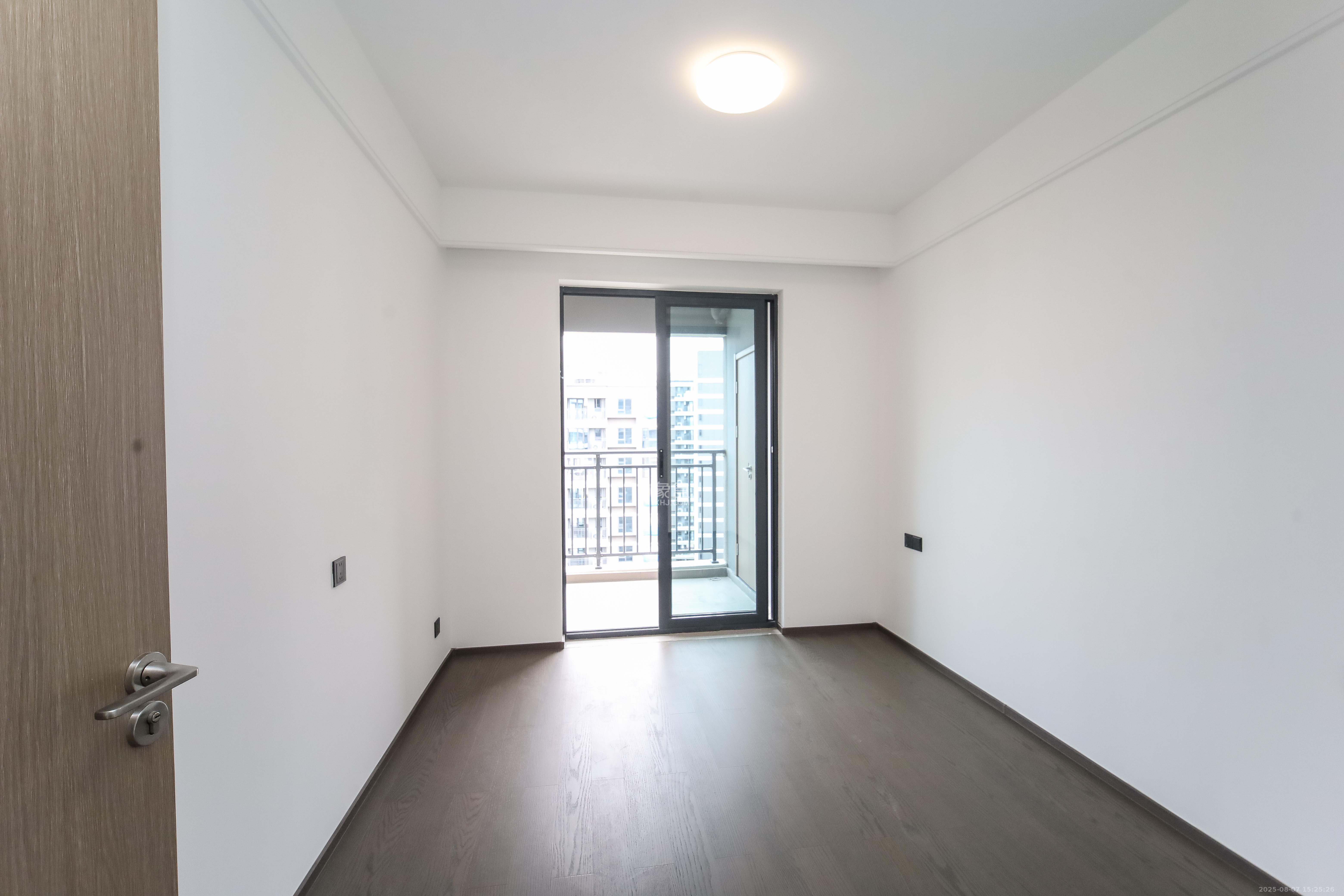 德奥上河城章 4室2厅2卫 210.0万 德奥上河城章 4室2厅2卫 210.0万卧室