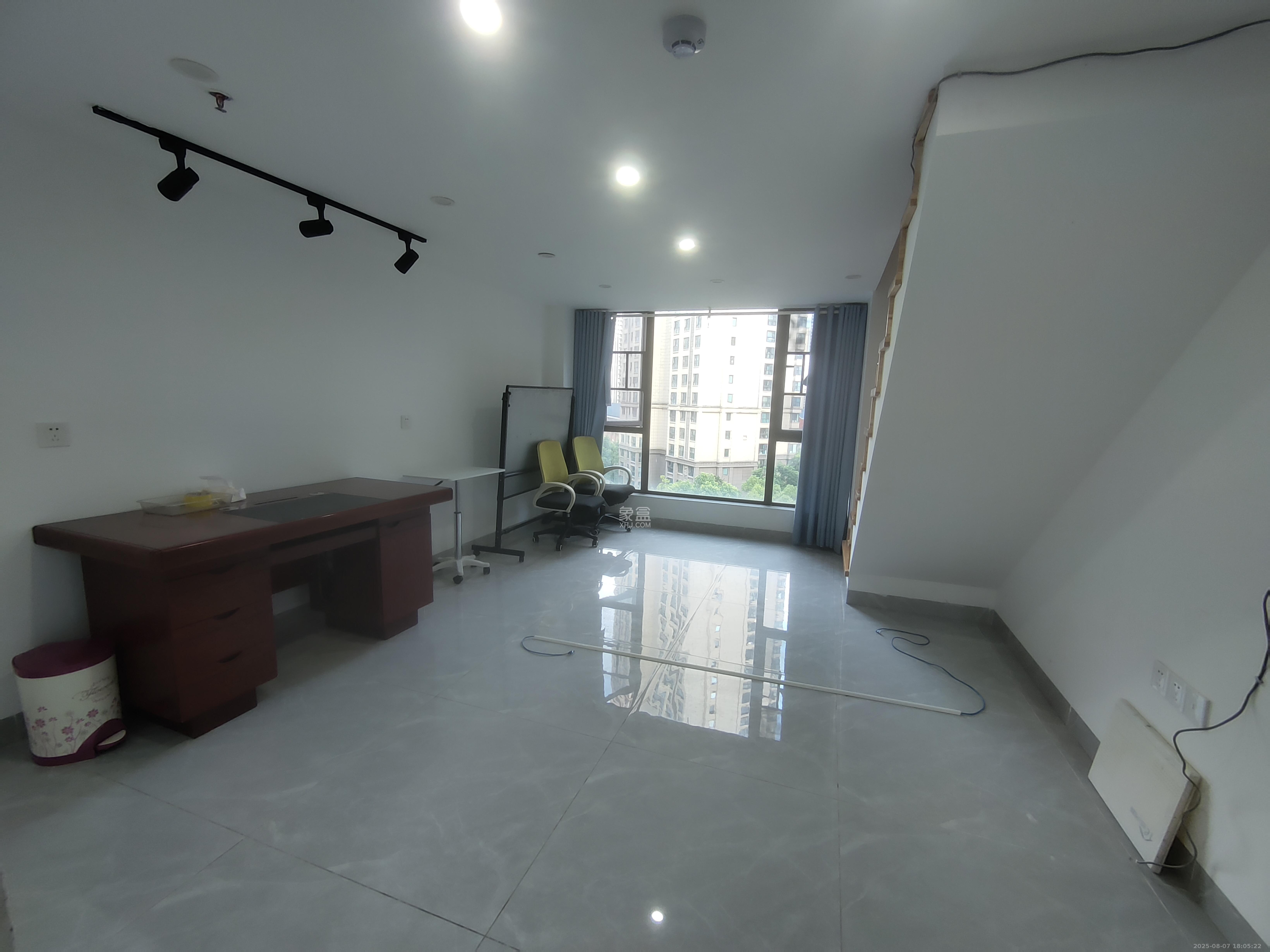 润和滨江府  2室2厅1卫    1500.0元/月 润和滨江府  2室2厅1卫    1500.0元/月室内图