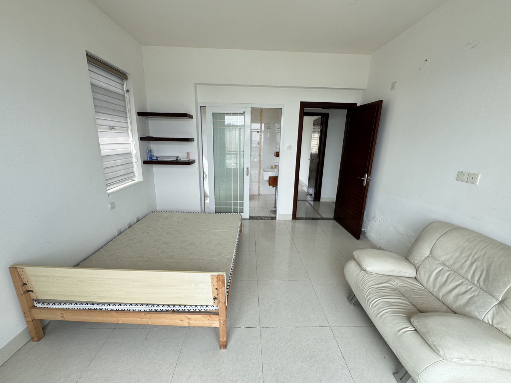 世贸雅苑 4室2厅1卫 8000.0元/月 世贸雅苑 4室2厅1卫 8000.0元/月室内图