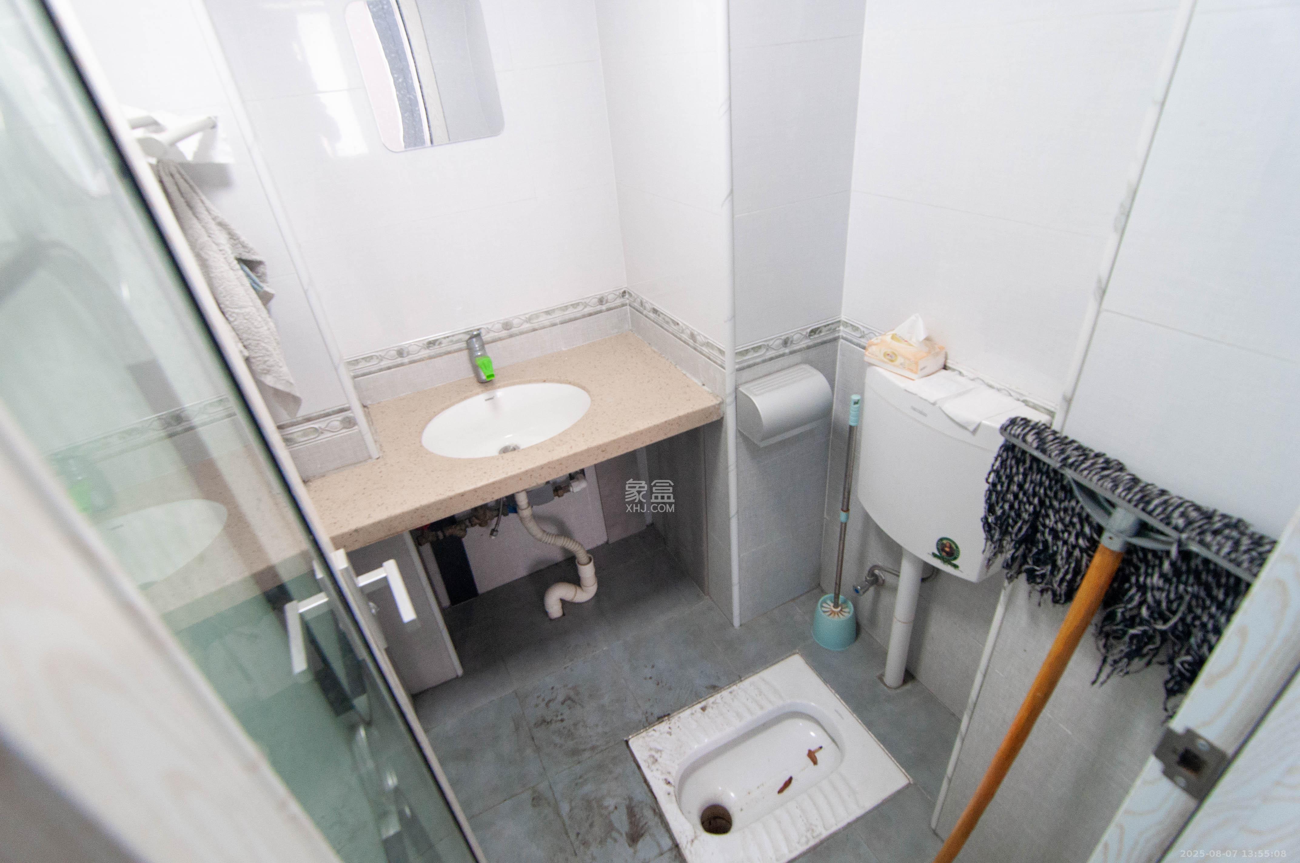 西子湖畔沃府  1室1厅1卫    55.0万 西子湖畔沃府  1室1厅1卫    55.0万卫生间