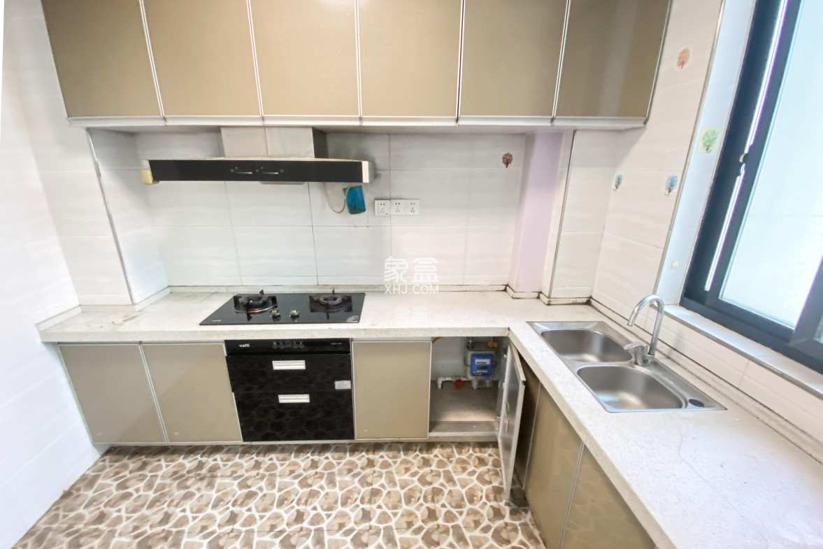 君康家园(梅溪湖七喜街) 3室2厅2卫 170.0万 君康家园(梅溪湖七喜街) 3室2厅2卫 170.0万厨房
