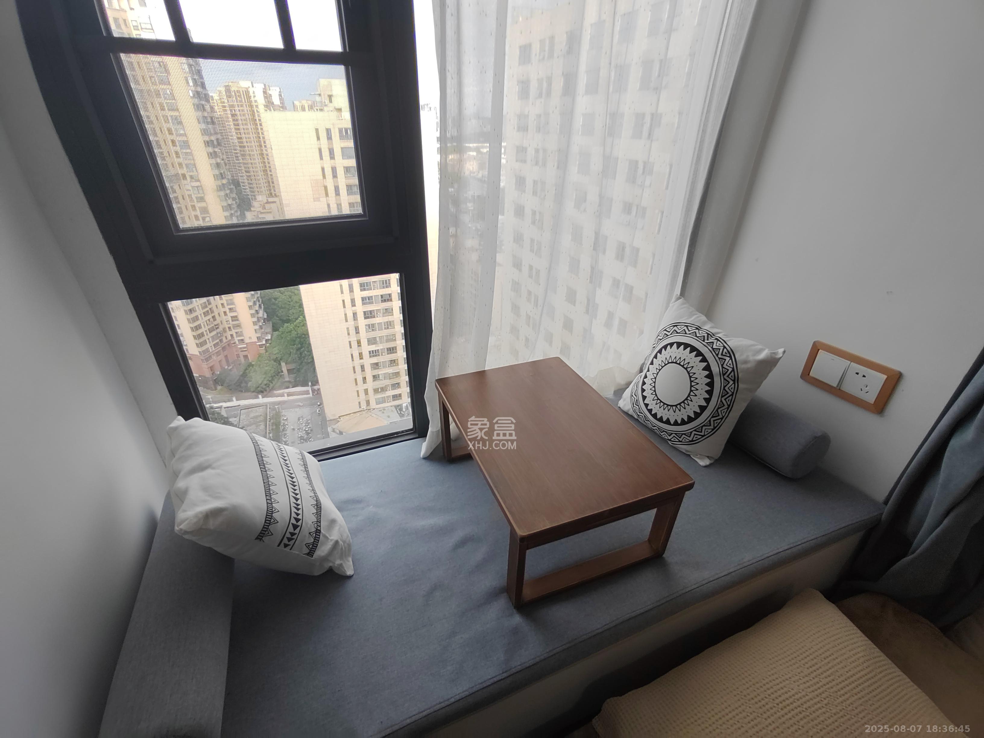 保利麓谷林语I区  1室1厅1卫    1480.0元/月室内图