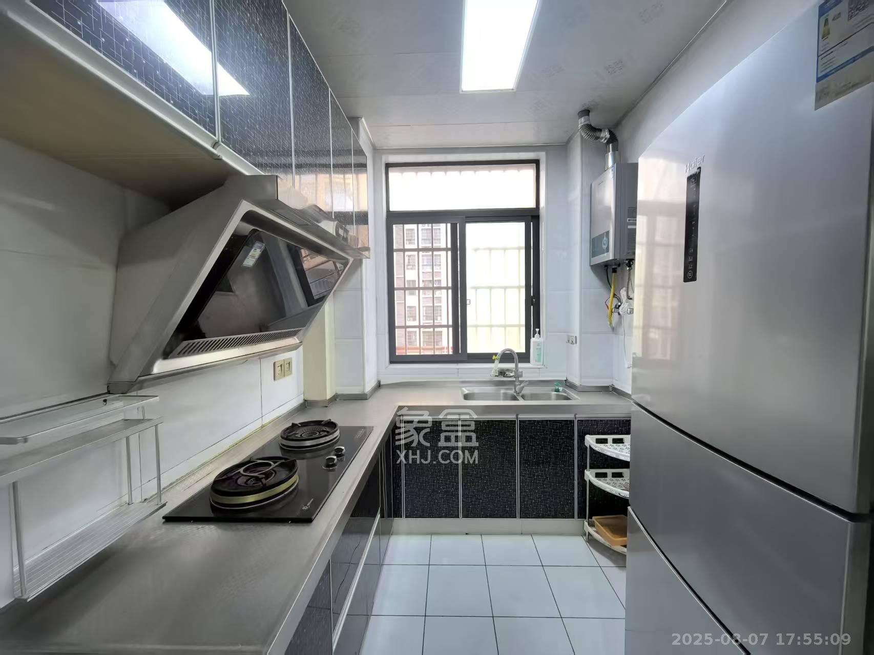 五星龙廻塘小区 3室2厅2卫 2000.0元/月 五星龙廻塘小区 3室2厅2卫 2000.0元/月室内图