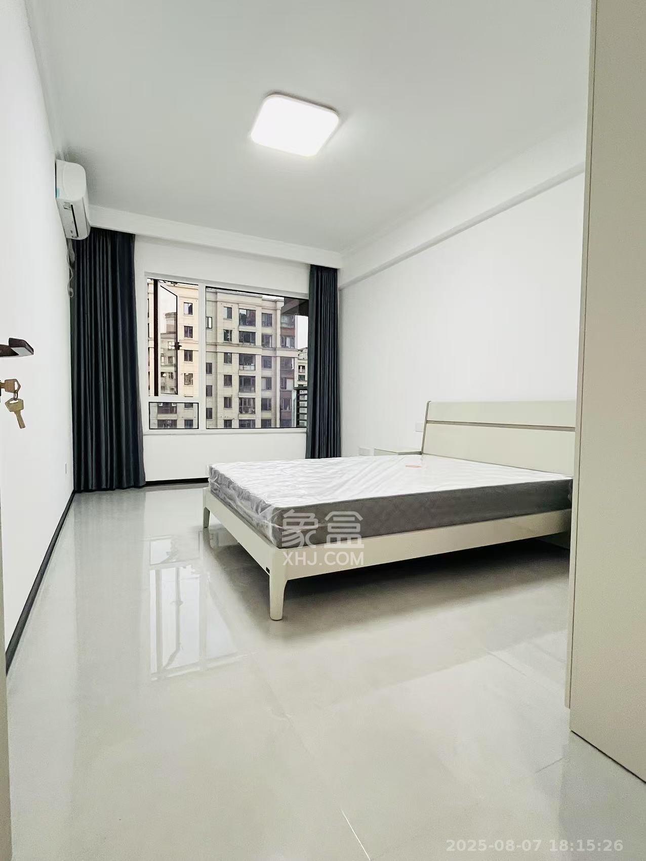 中天栖溪里  4室2厅2卫    4000.0元/月 中天栖溪里  4室2厅2卫    4000.0元/月室内图