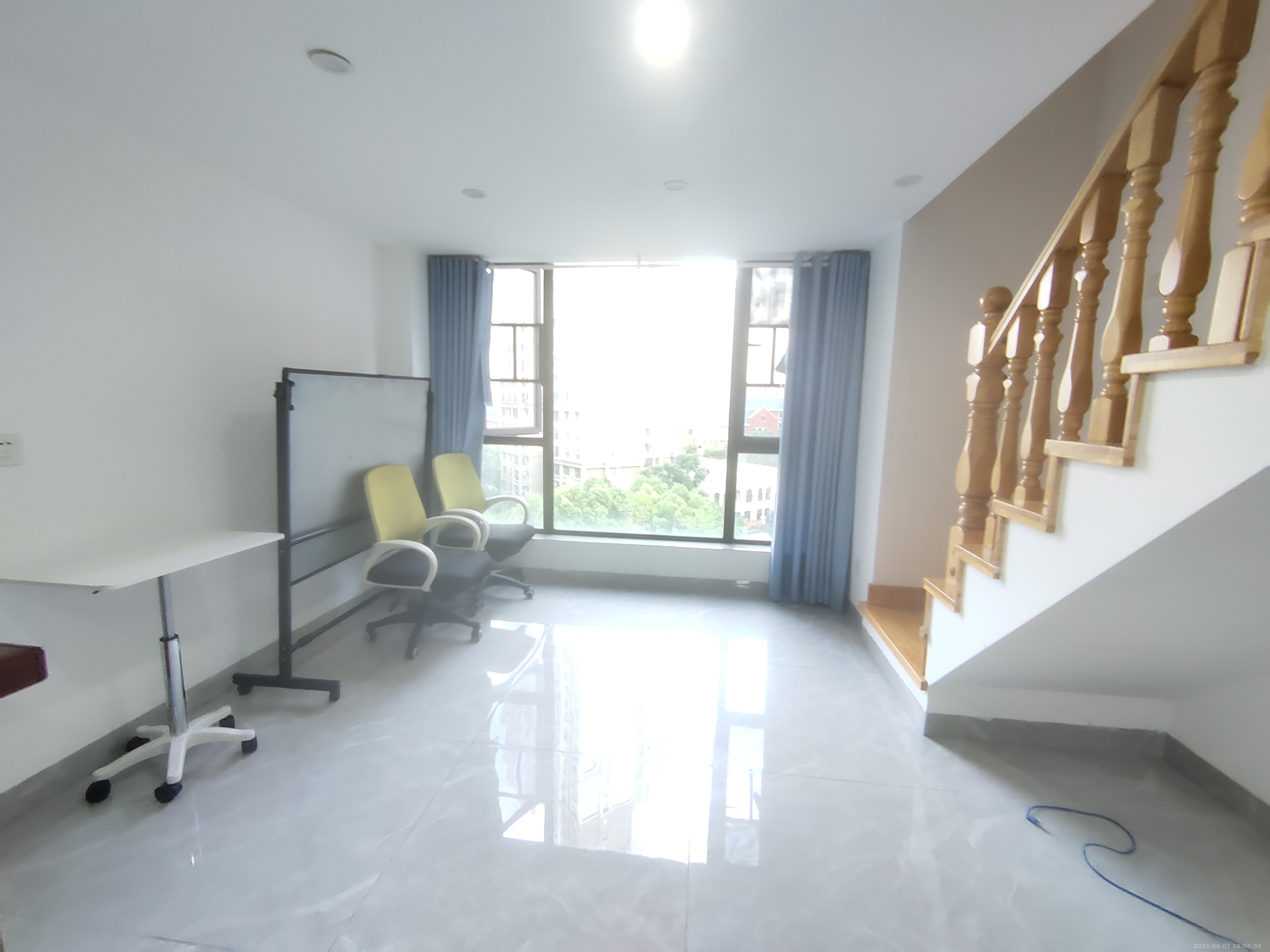 润和滨江府  2室2厅1卫    1500.0元/月 润和滨江府  2室2厅1卫    1500.0元/月室内图