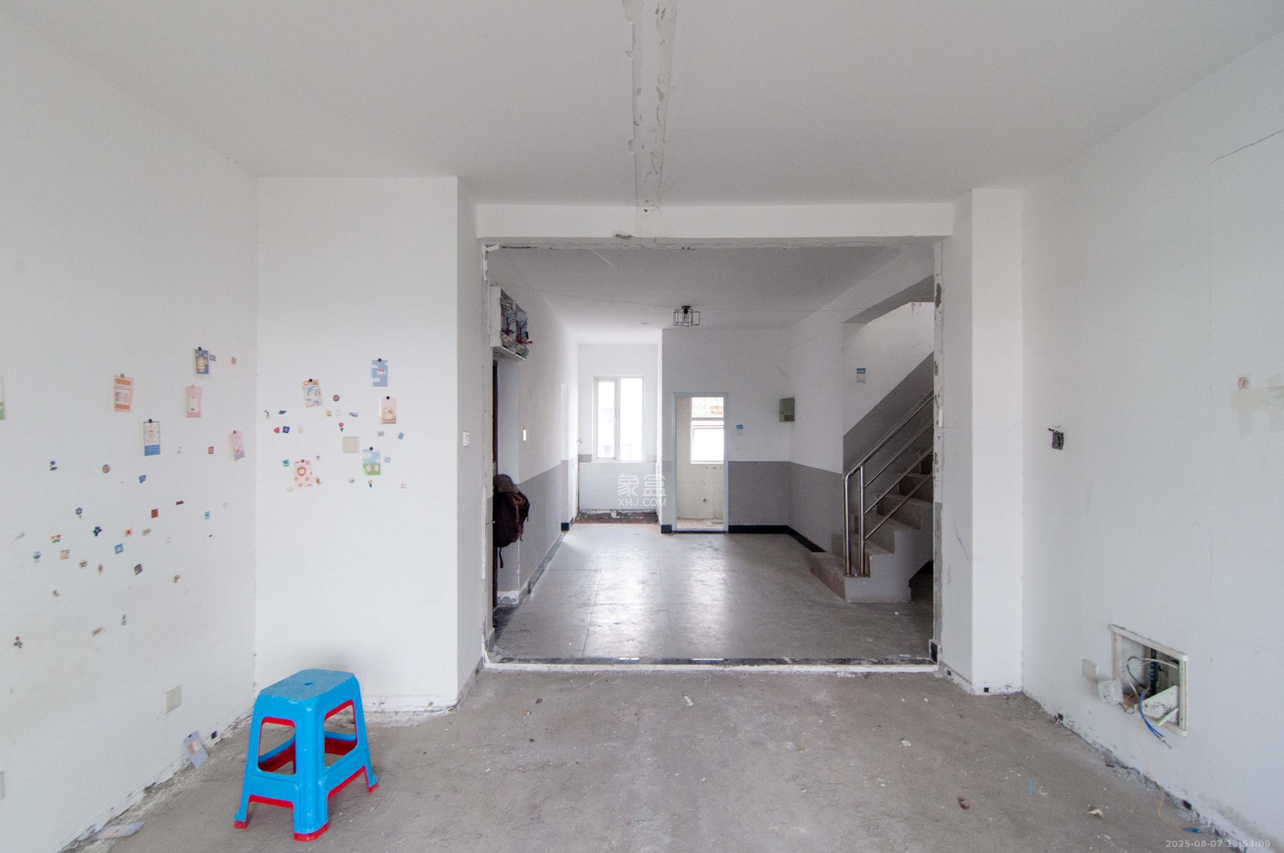 麓阳和景雅苑 5室2厅3卫 200.0万 麓阳和景雅苑 5室2厅3卫 200.0万其他