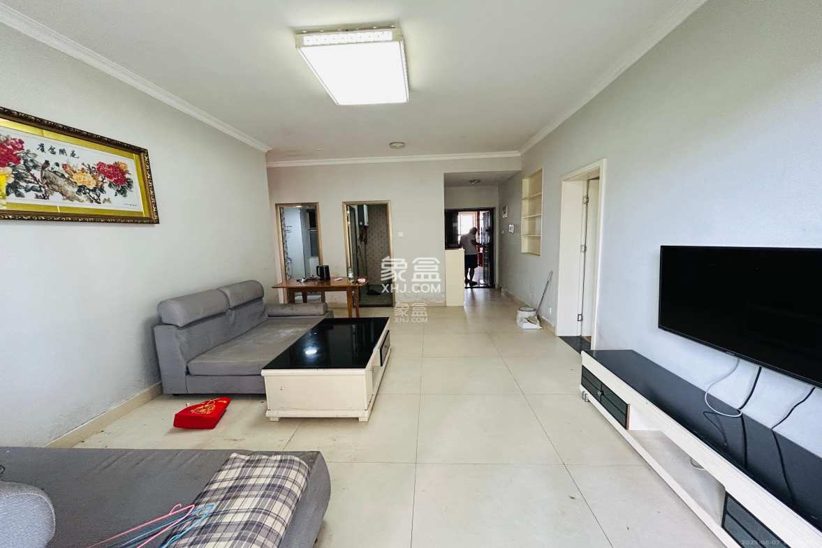 岳泰理想城 1室2厅1卫 2450.0元/月 岳泰理想城 1室2厅1卫 2450.0元/月室内图