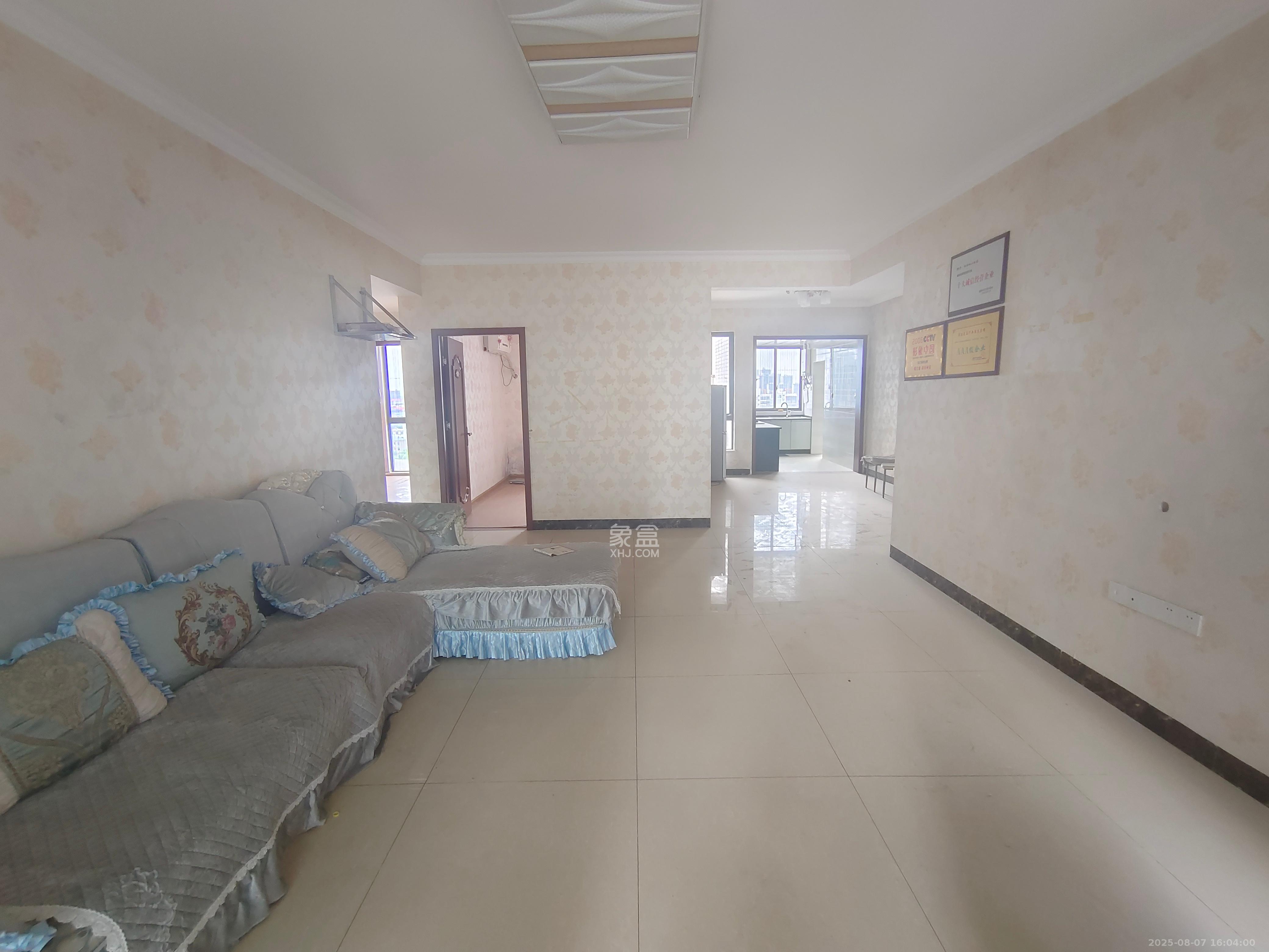 联诚国际城 3室2厅2卫 1500.0元/月 联诚国际城 3室2厅2卫 1500.0元/月室内图