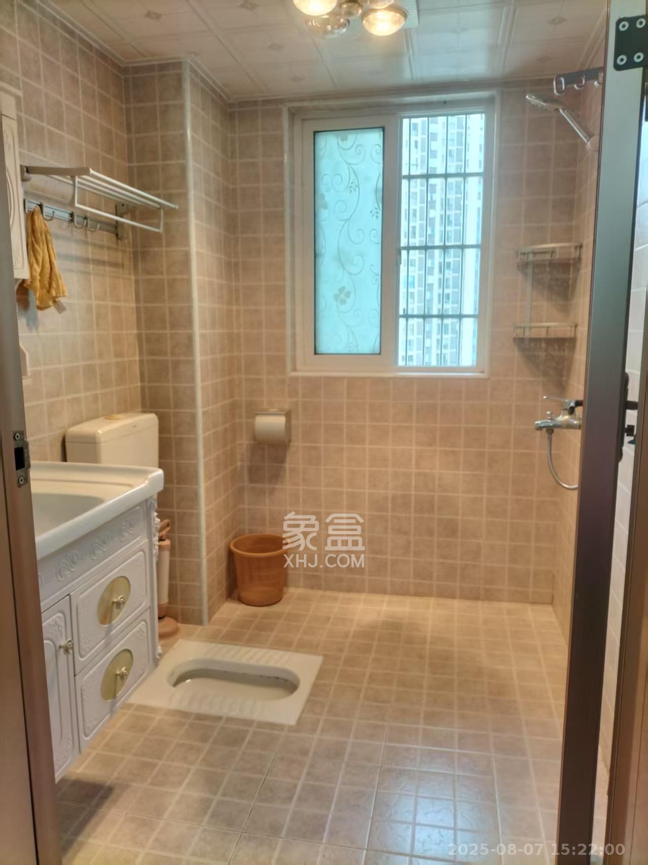 嘉顺苑 3室2厅1卫 2500.0元/月 嘉顺苑 3室2厅1卫 2500.0元/月室内图