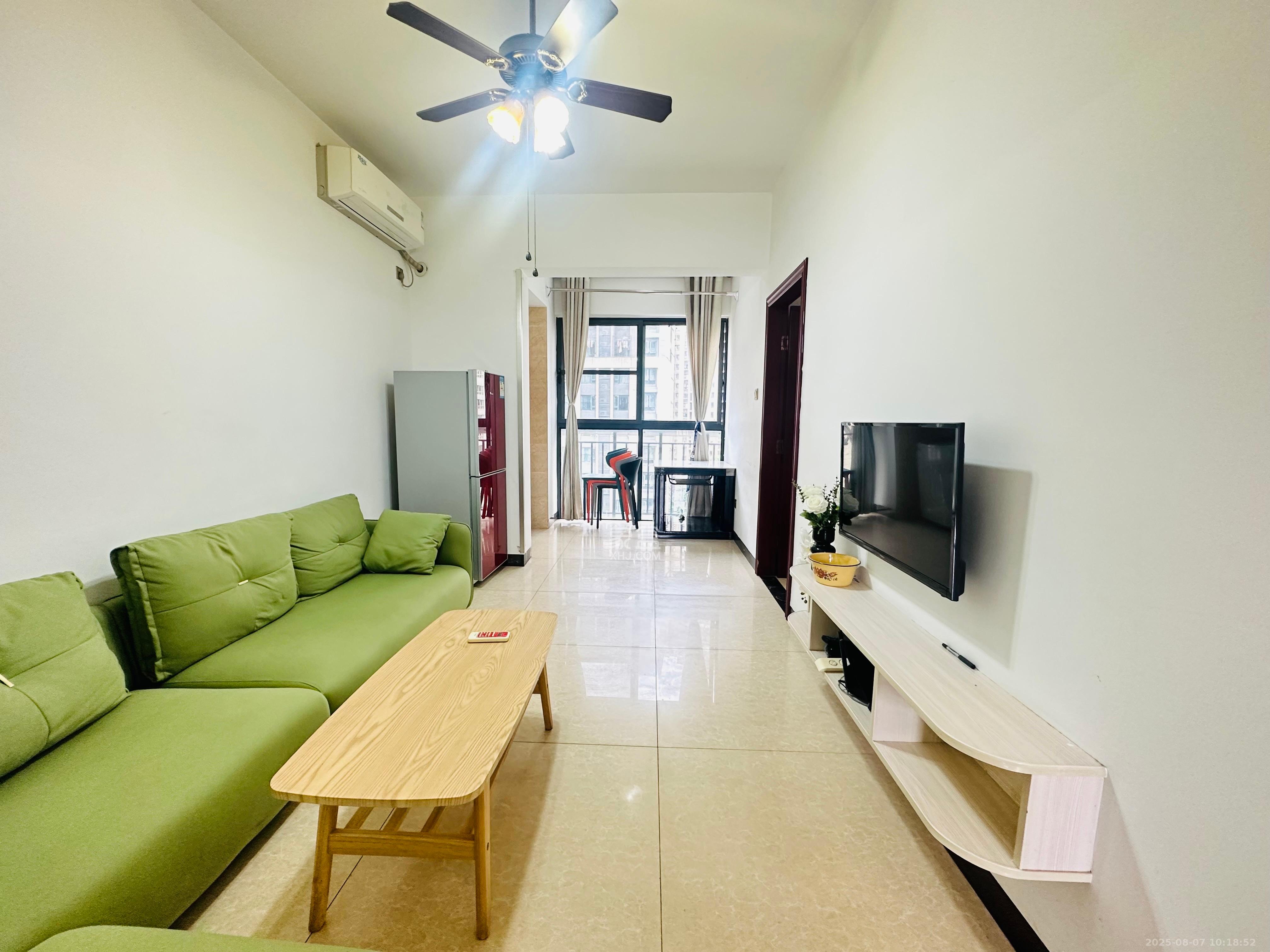 泊爱蓝湾  1室1厅1卫    2200.0元/月室内图