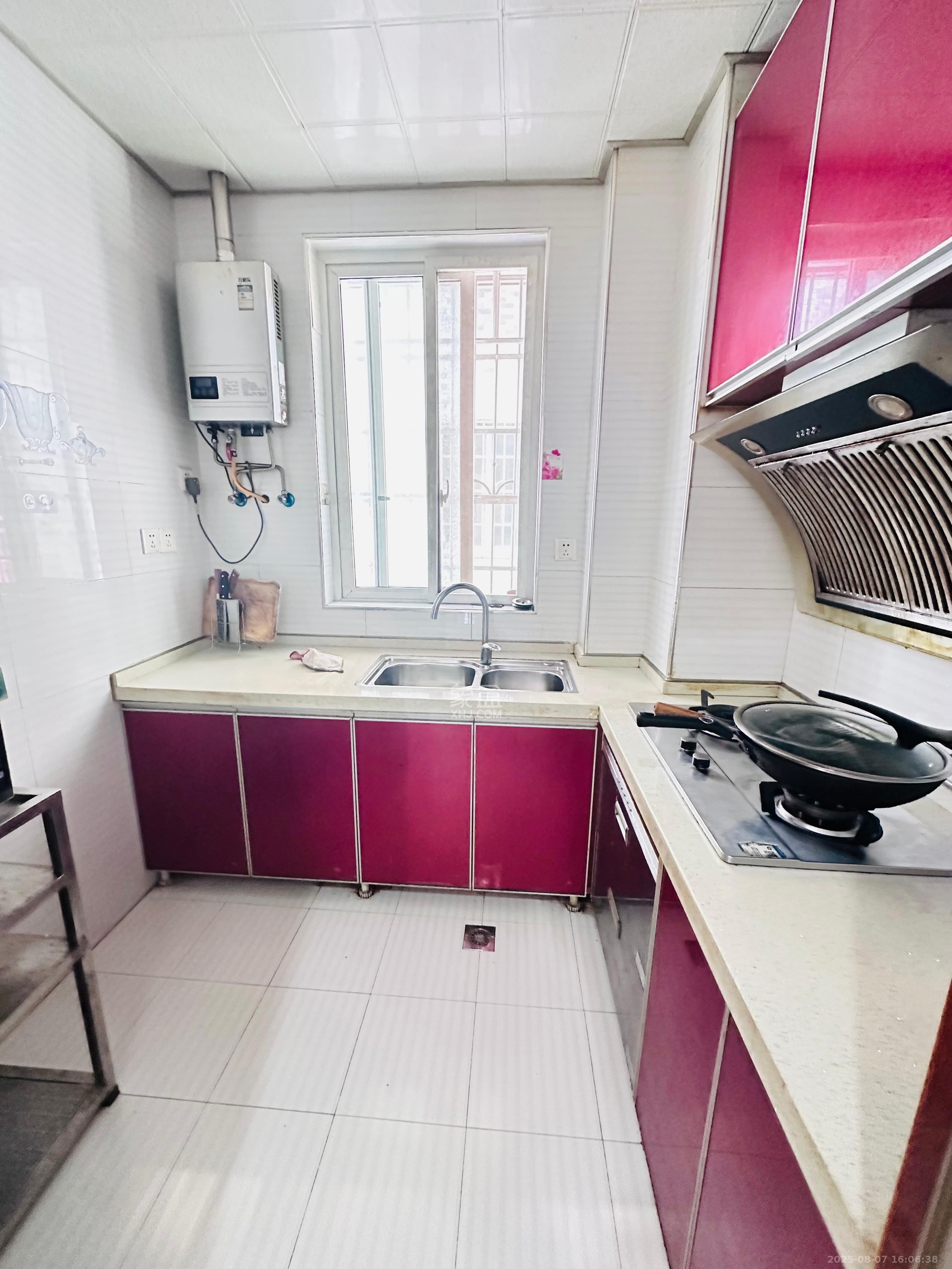 明天一城  3室2厅1卫    1500.0元/月室内图